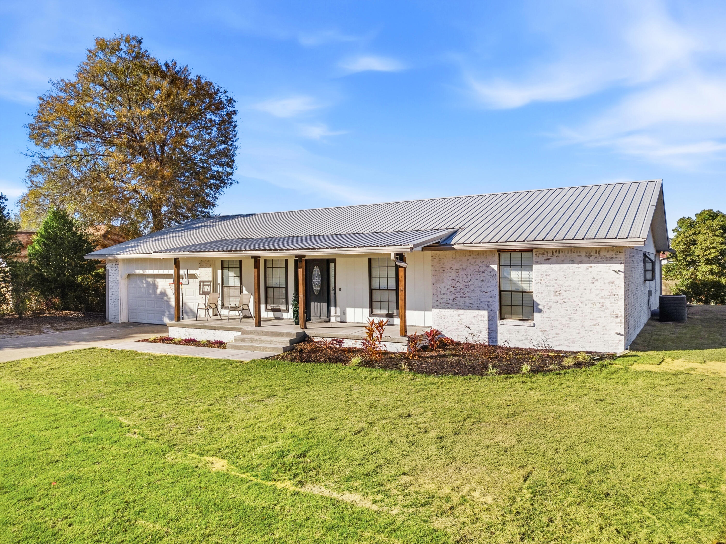 VENETIAN VILLA - Residential