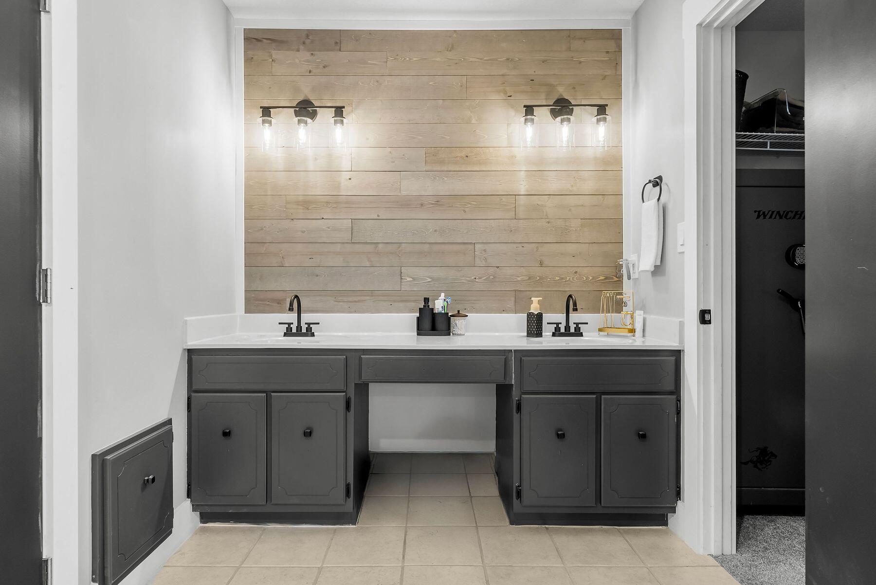 VENETIAN VILLA - Residential