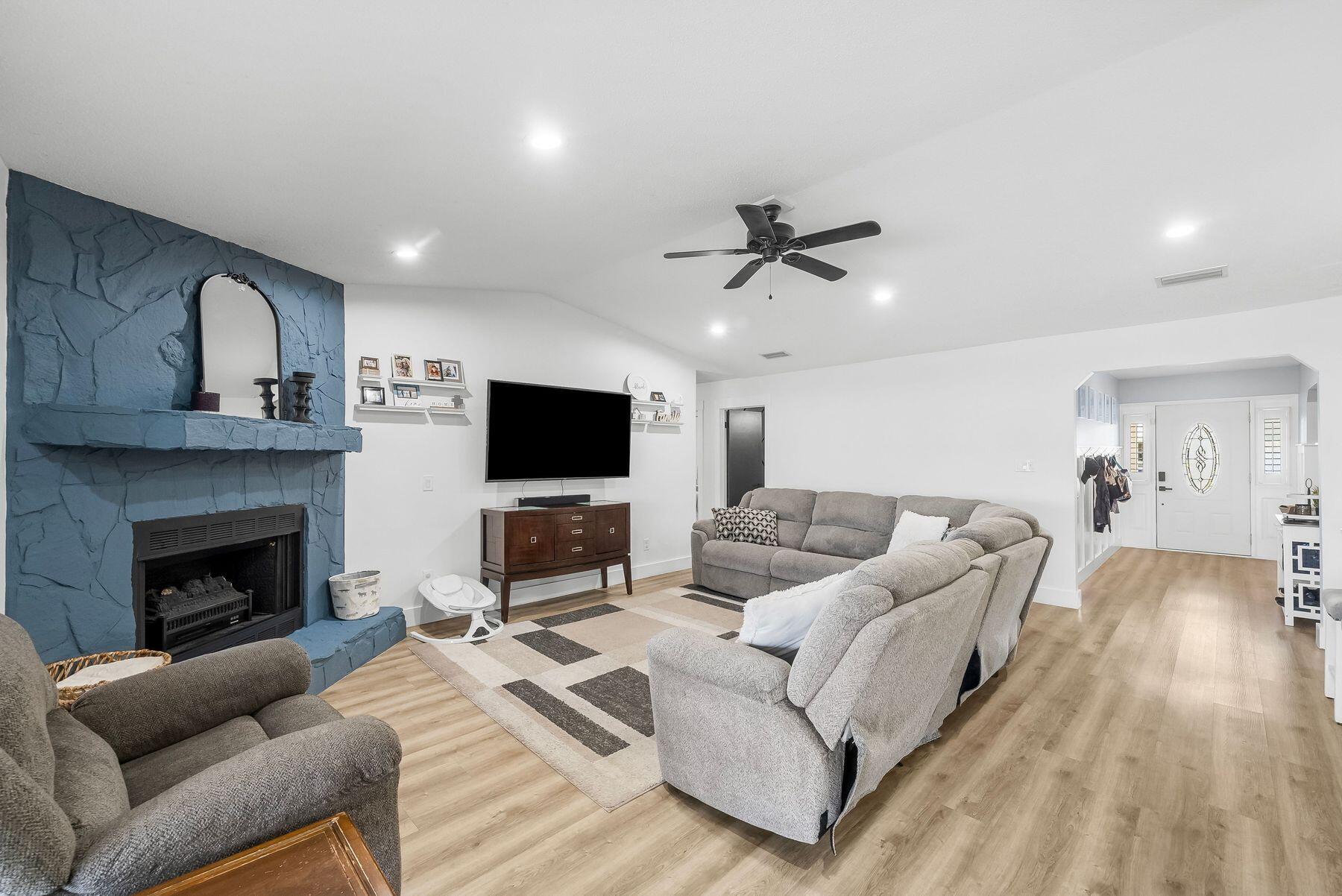 VENETIAN VILLA - Residential