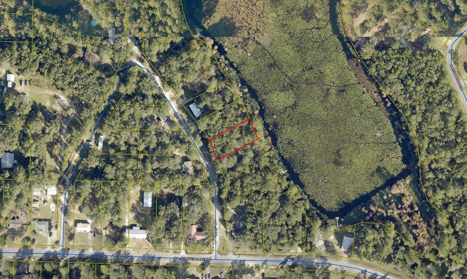 Good building lot in the Juniper Lake area. Wooded, so carve out what you want and leave the rest natural.