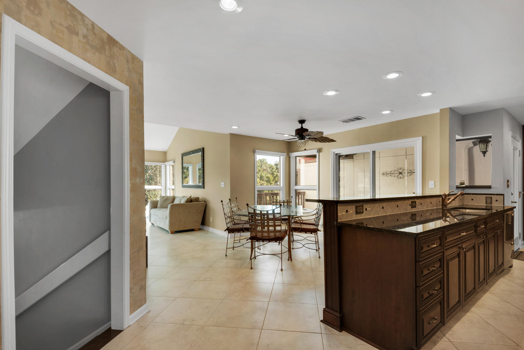 LAKE WAY VILLAS 1 - Residential