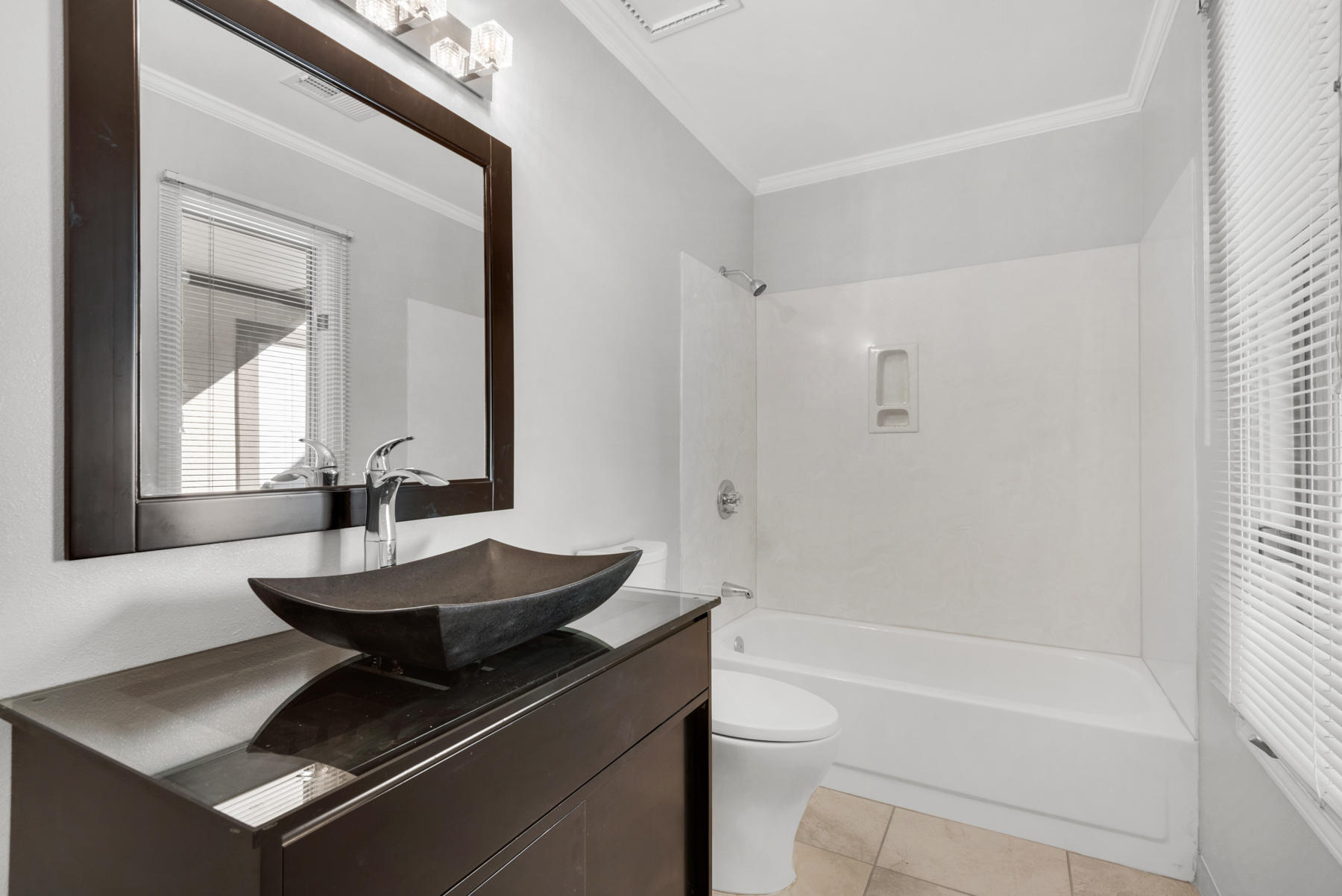 LAKE WAY VILLAS 1 - Residential