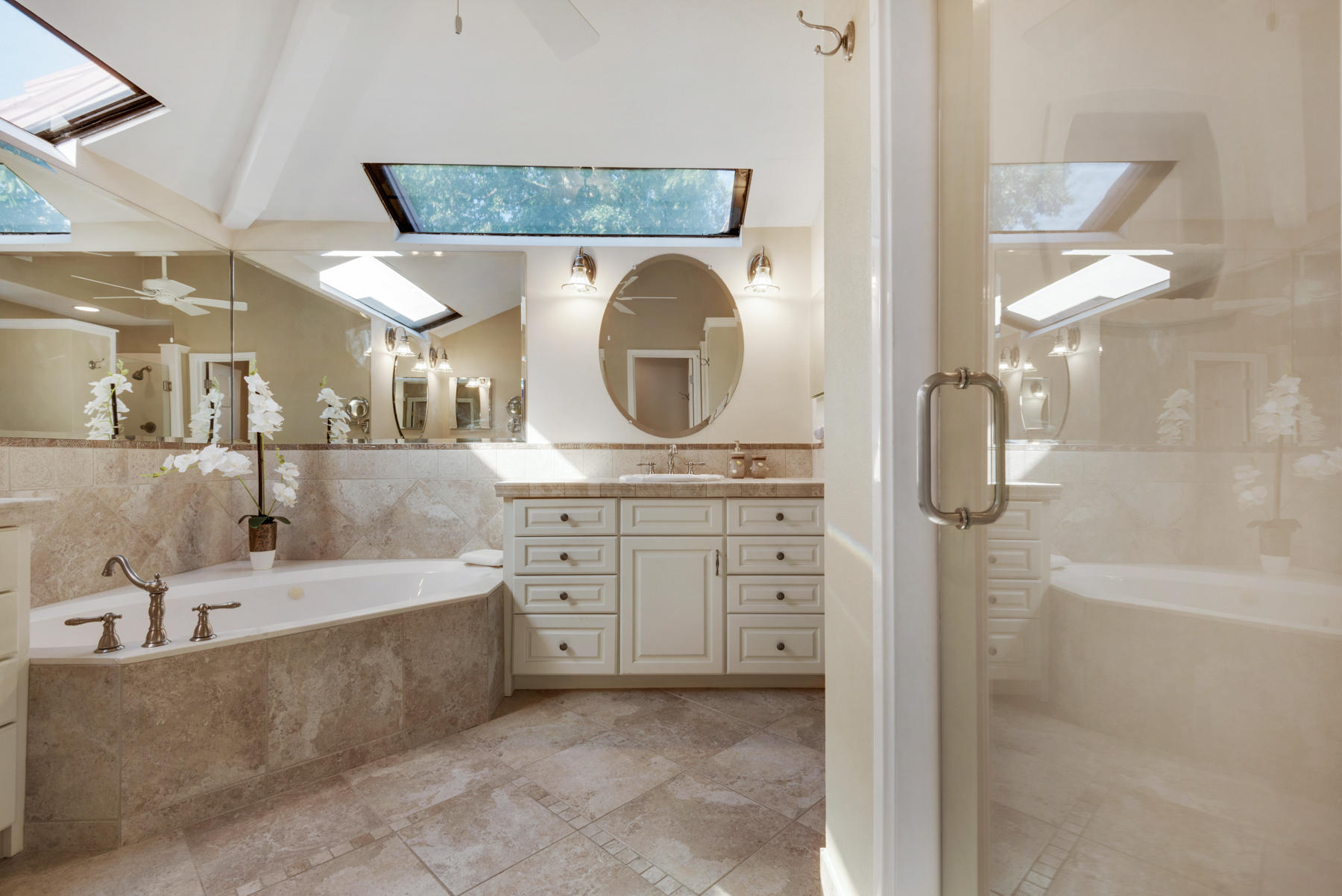 LAKE WAY VILLAS 1 - Residential