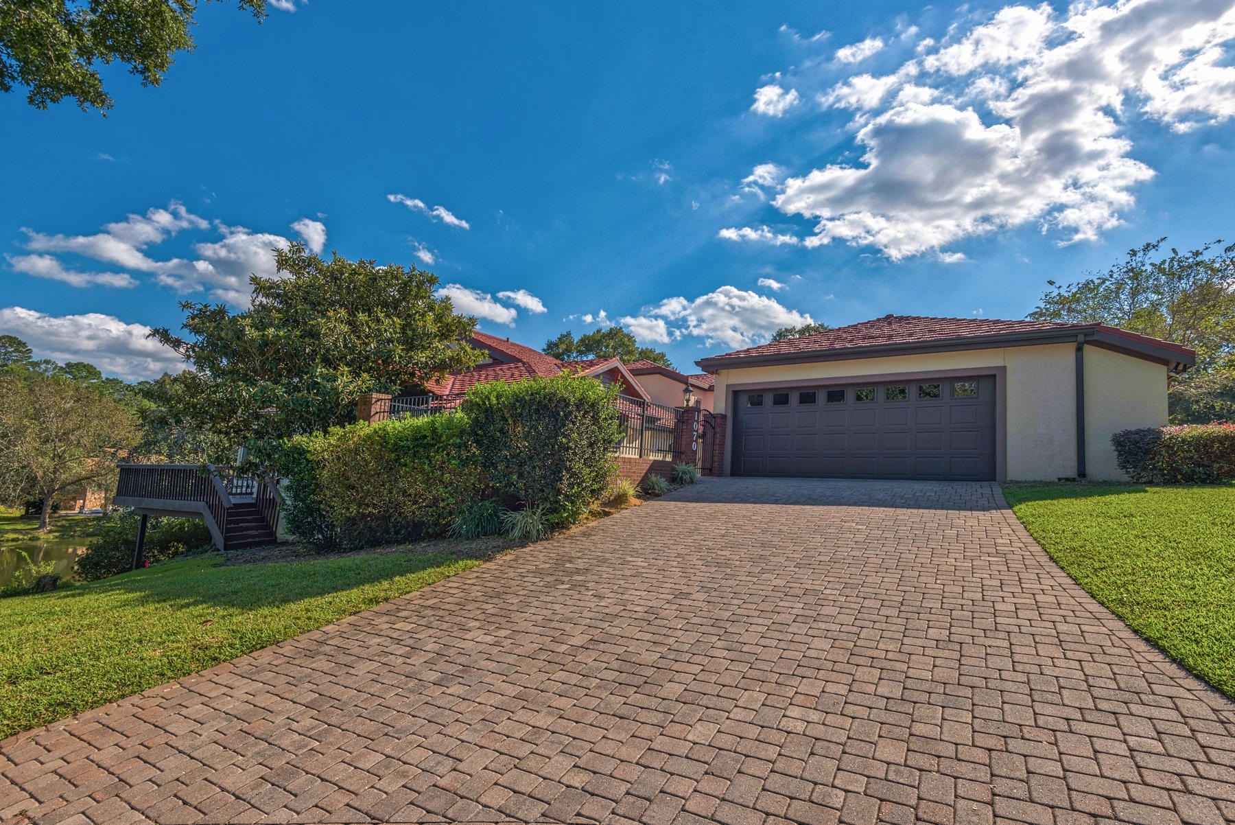 LAKE WAY VILLAS 1 - Residential