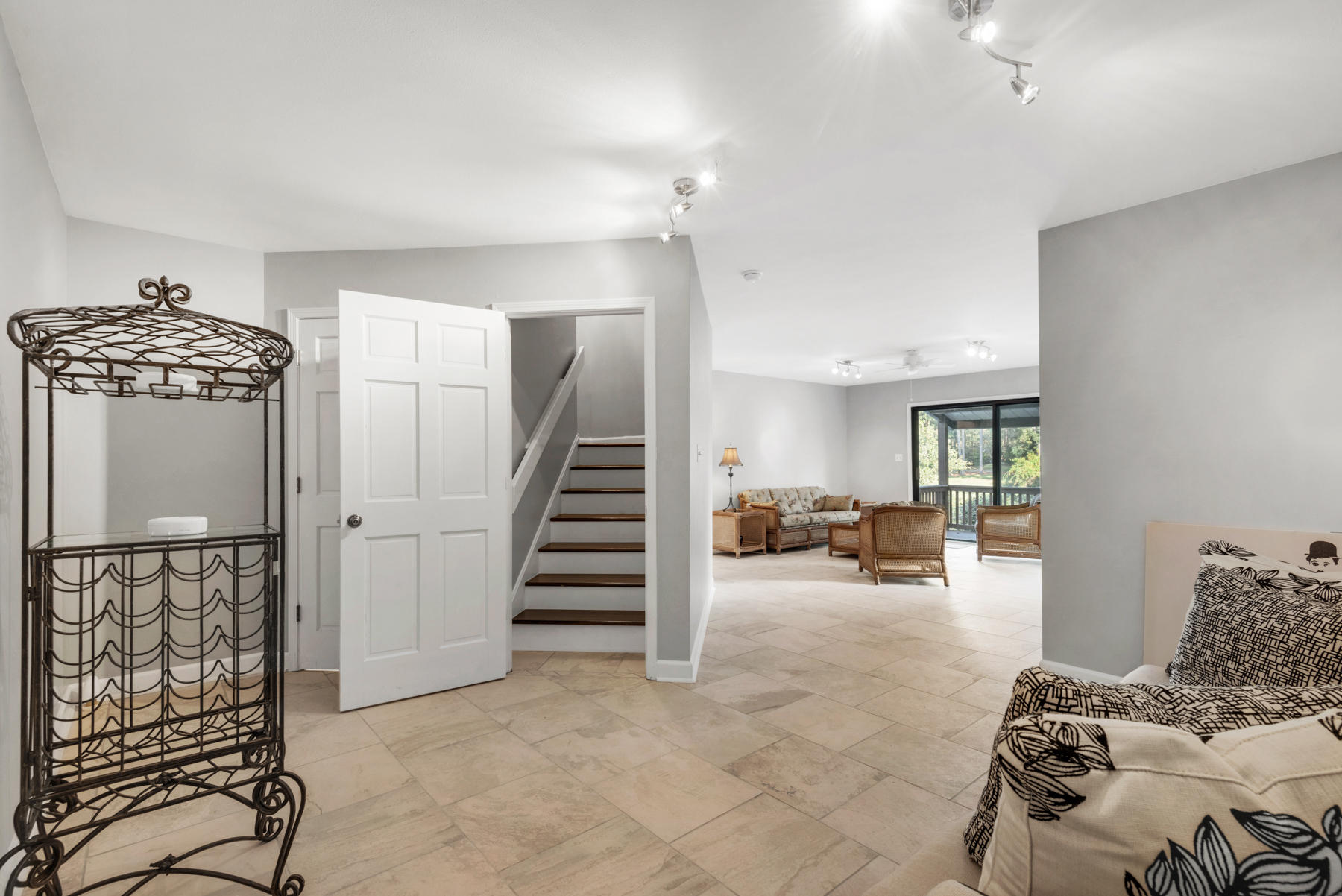 LAKE WAY VILLAS 1 - Residential