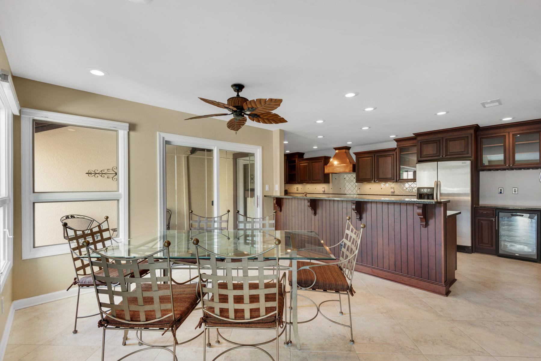 LAKE WAY VILLAS 1 - Residential