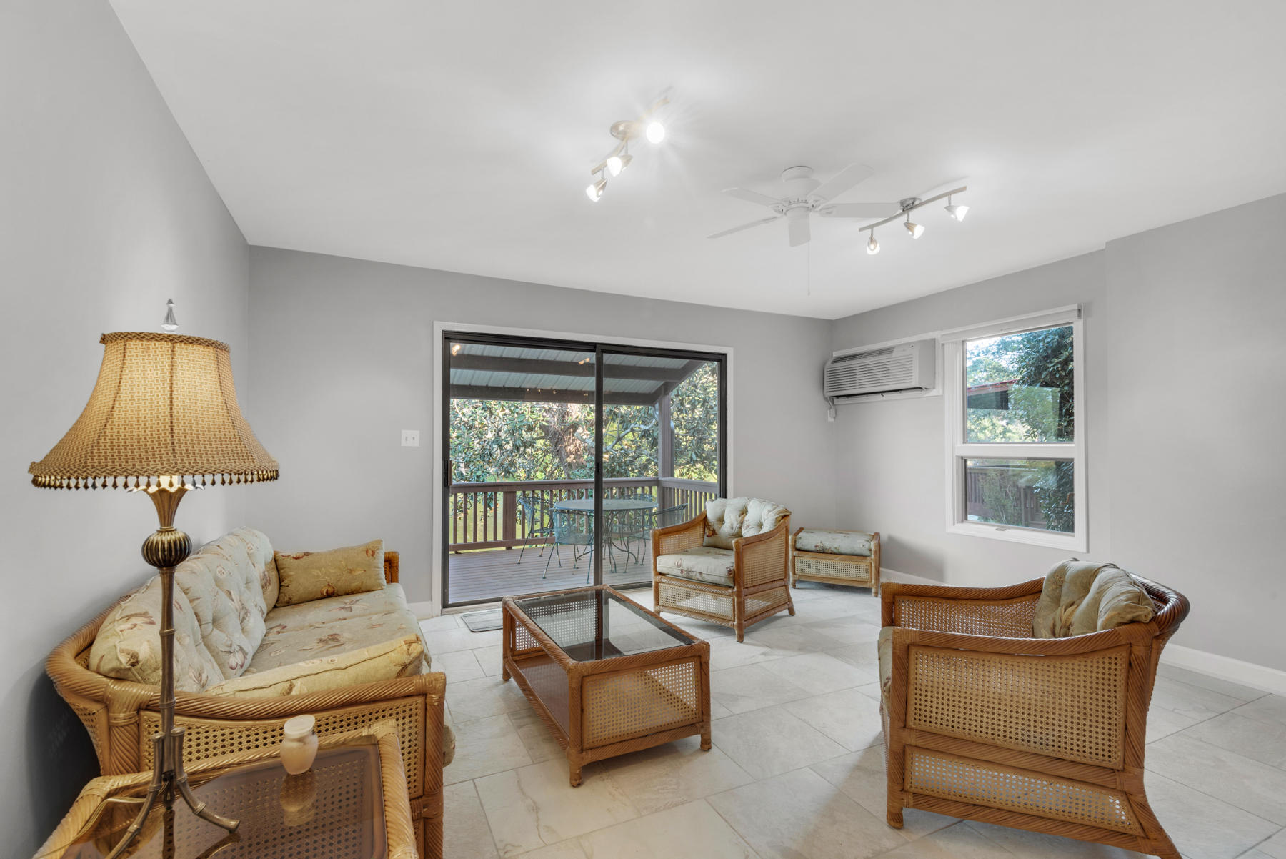 LAKE WAY VILLAS 1 - Residential