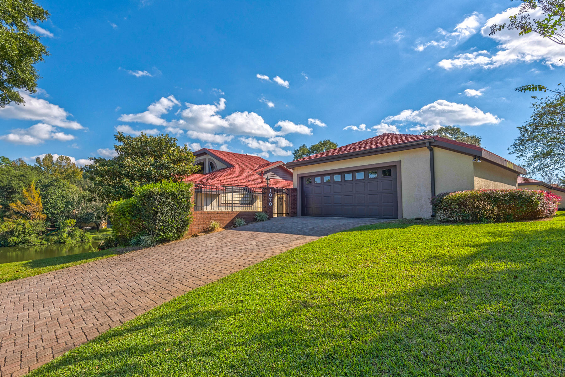 LAKE WAY VILLAS 1 - Residential