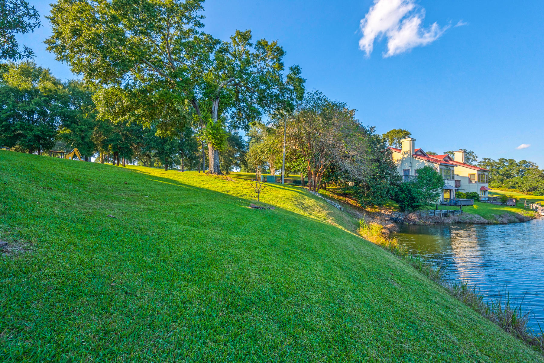 LAKE WAY VILLAS 1 - Residential