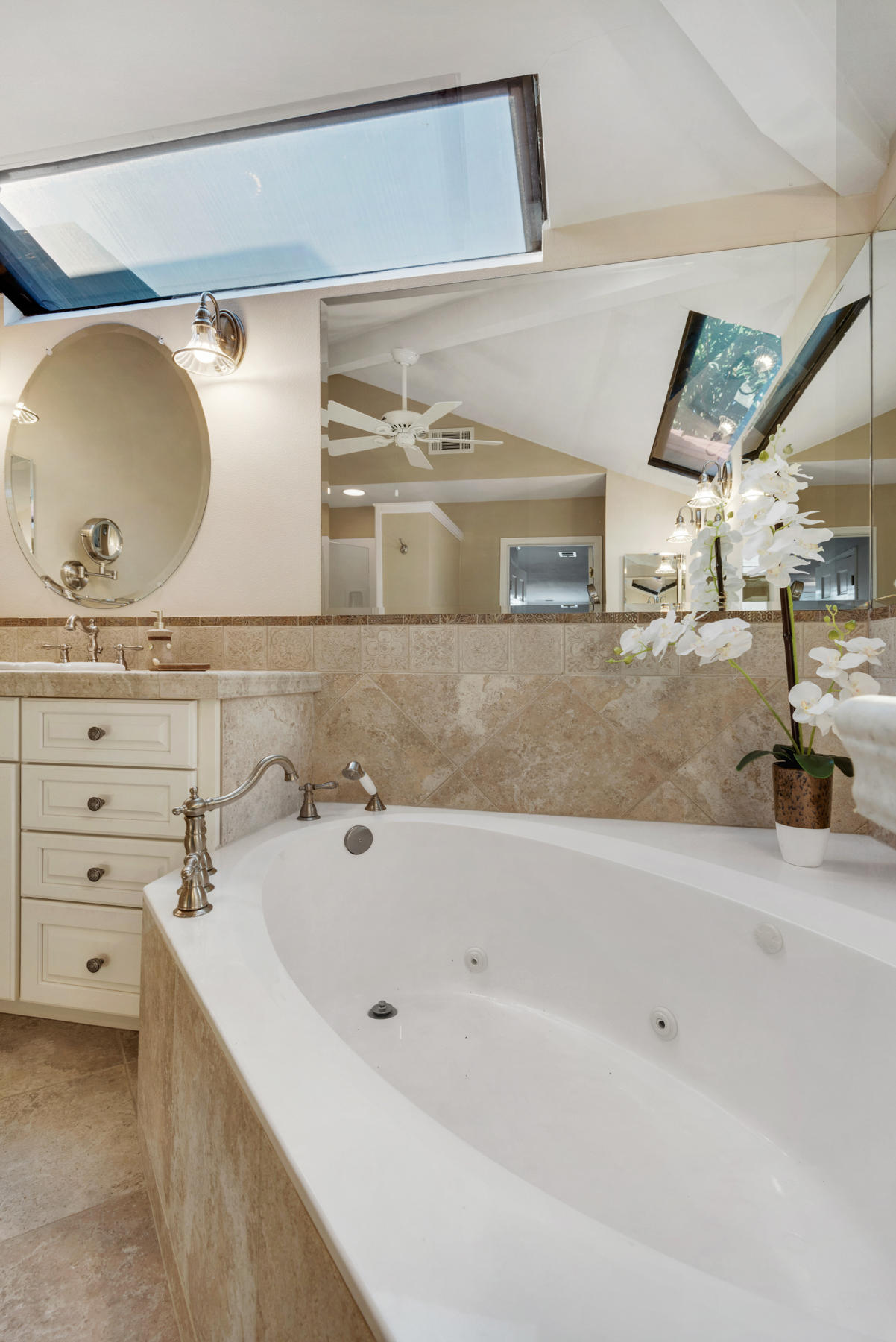 LAKE WAY VILLAS 1 - Residential