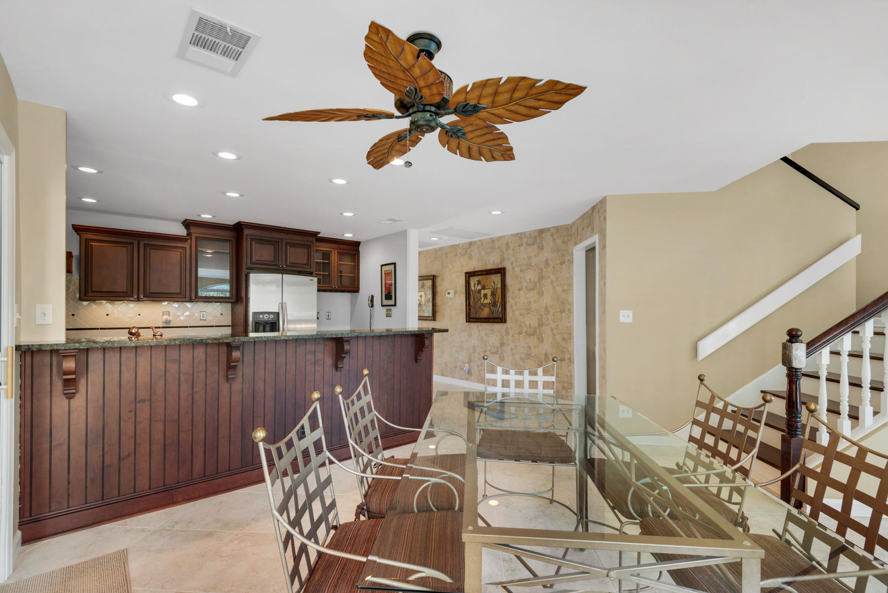 LAKE WAY VILLAS 1 - Residential