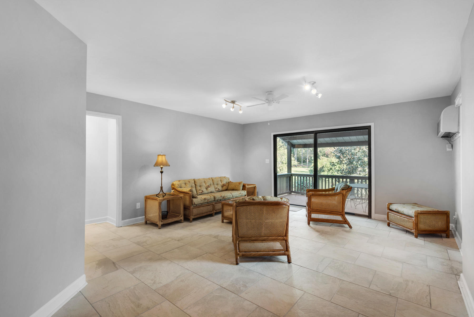 LAKE WAY VILLAS 1 - Residential