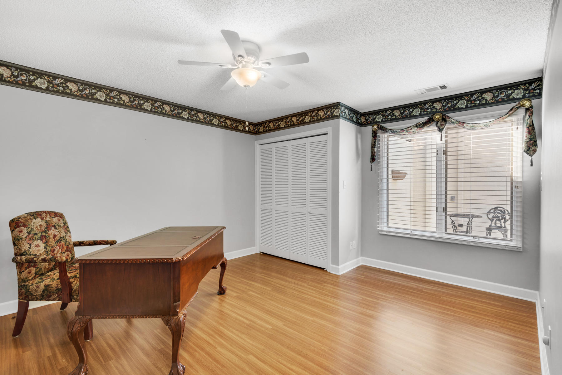 LAKE WAY VILLAS 1 - Residential