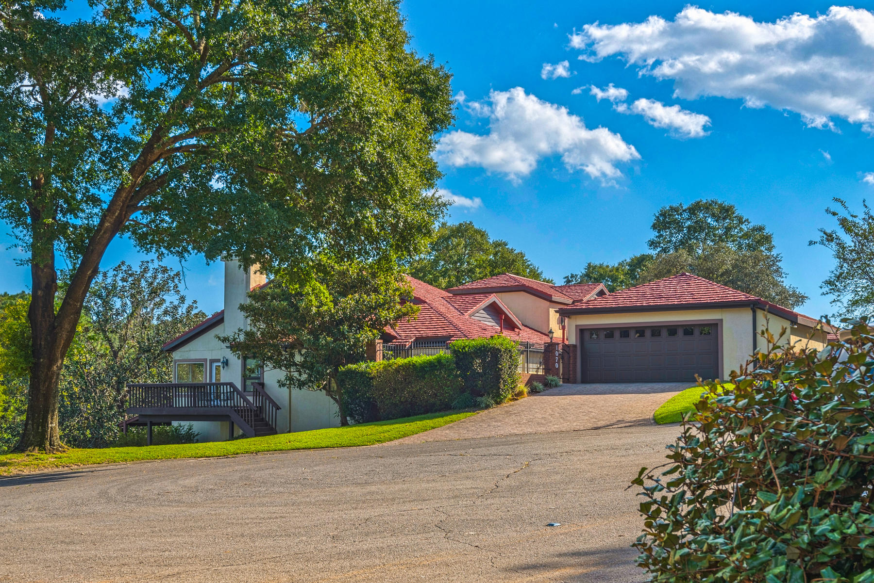 LAKE WAY VILLAS 1 - Residential