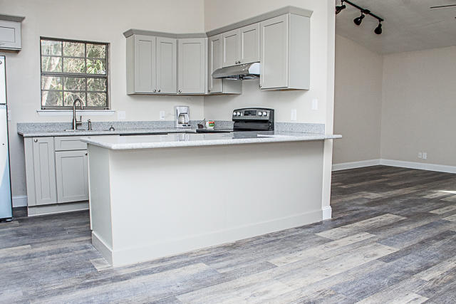 KELL-AIRE GARDENS - Residential Lease