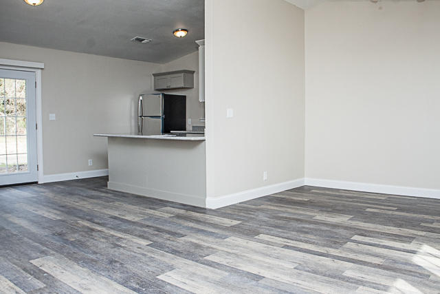 KELL-AIRE GARDENS - Residential Lease