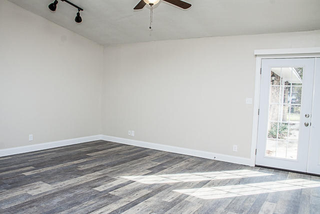 KELL-AIRE GARDENS - Residential Lease