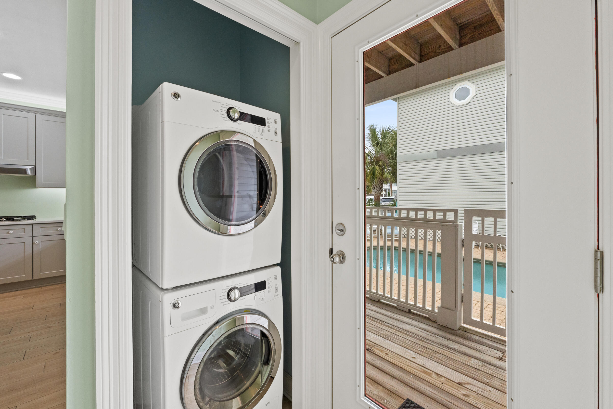 The Courtyard at Crystal Beach - Residential