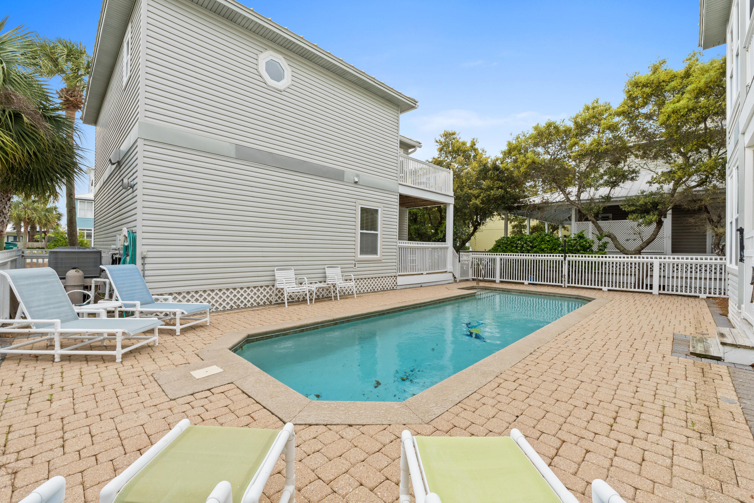 The Courtyard at Crystal Beach - Residential
