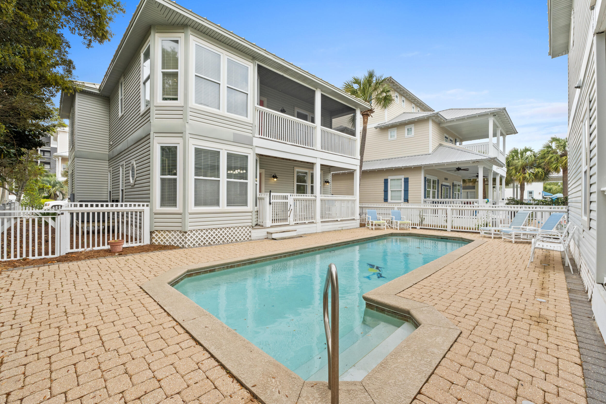The Courtyard at Crystal Beach - Residential