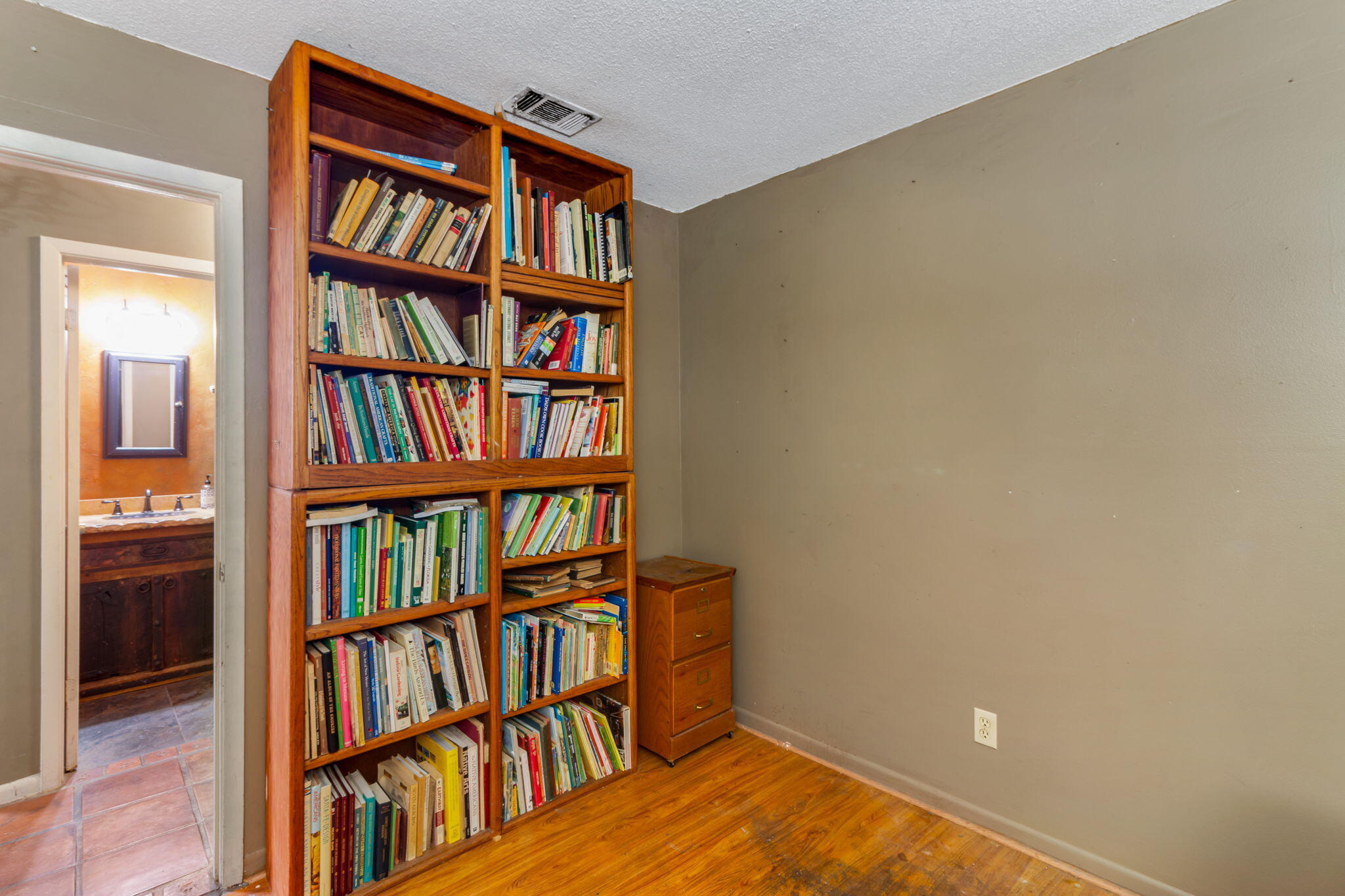 INDIAN OAKS 1ST ADDN - Residential