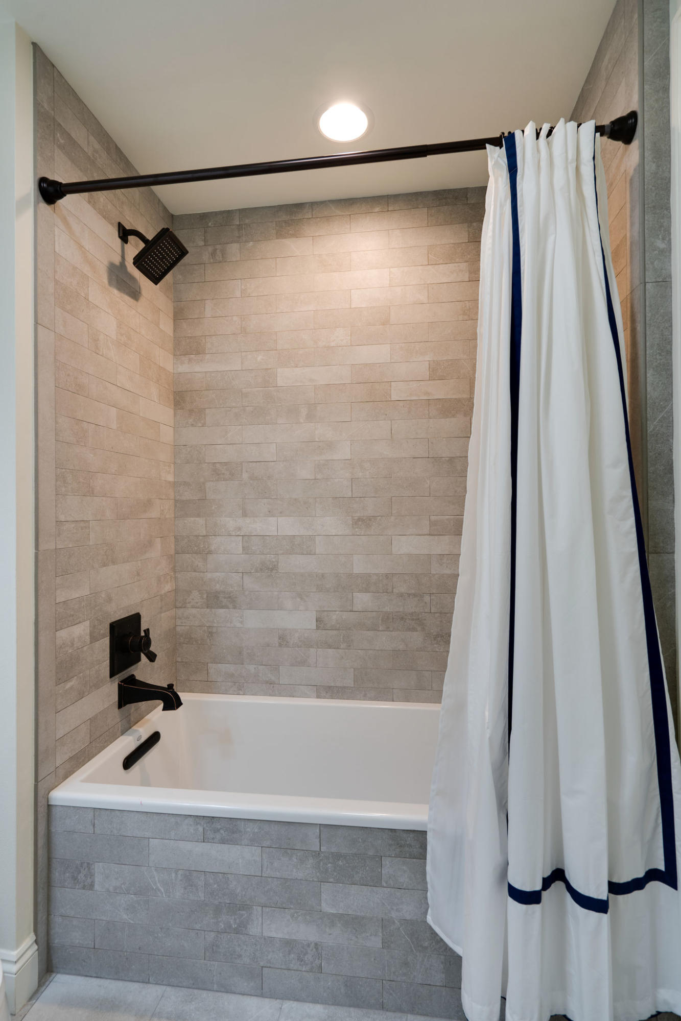 SOUTHWINDS III - Residential