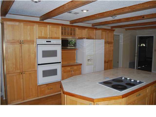 ROCKY BAYOU COUNTRY CLUB ESTATES 4 - Residential