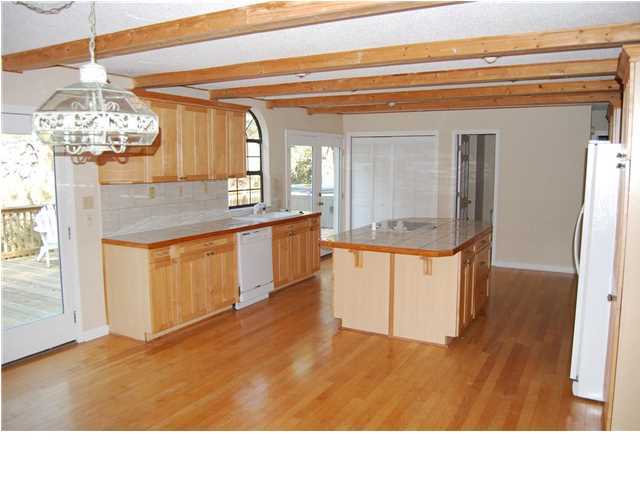 ROCKY BAYOU COUNTRY CLUB ESTATES 4 - Residential