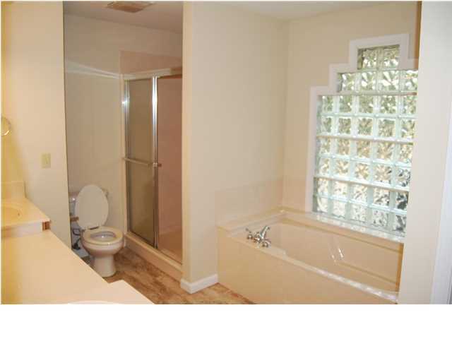 ROCKY BAYOU COUNTRY CLUB ESTATES 4 - Residential