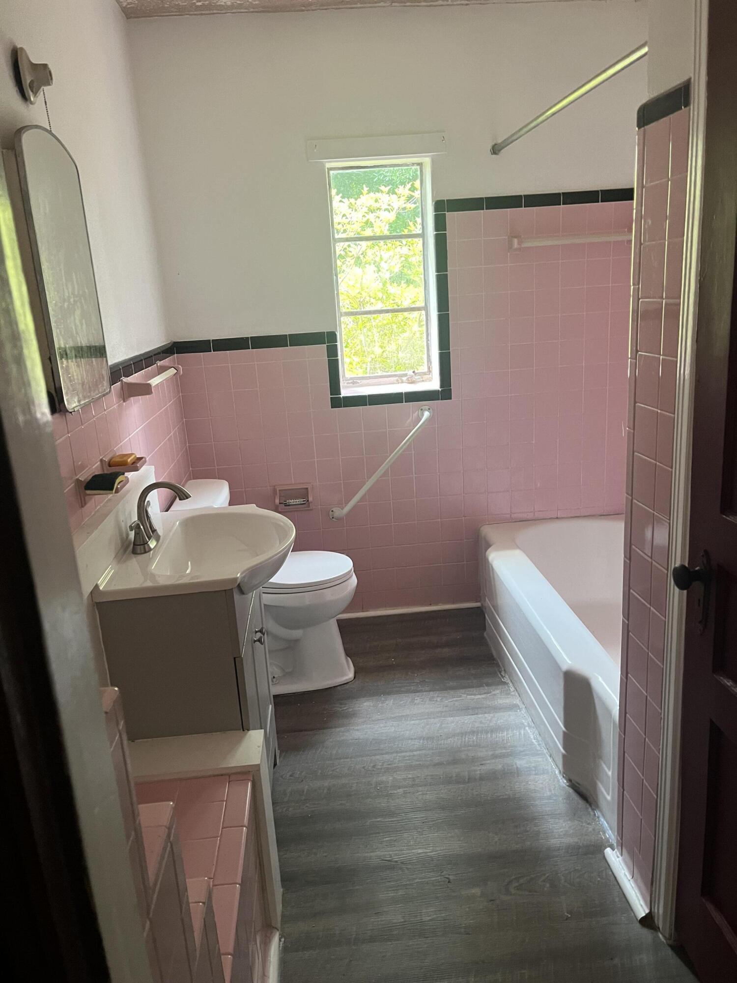 Crestview, Lots 3 & 4 Blk 36 - Residential