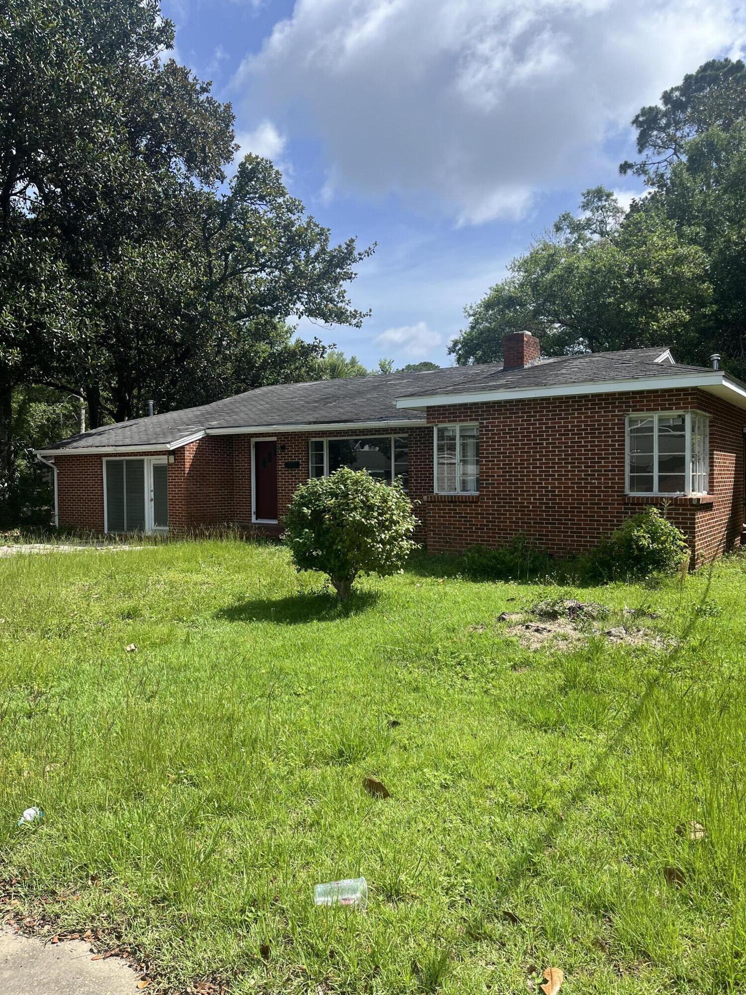 lINVESTOR SPECIAL:Good size home with a large back yard. Selllers replaced part of the floor in the living space, and utility room. Large bedrooms & wood floors throughout are 2 great features. Seller to believe there is COPPER WIRING THROUGHOUT. Roof, hvac, and HWH age unknown. Hwh & f/p is gas.GREAT LOCATION!!Mature trees give shade and tranquility to the back yard. This home is worth taking a look.