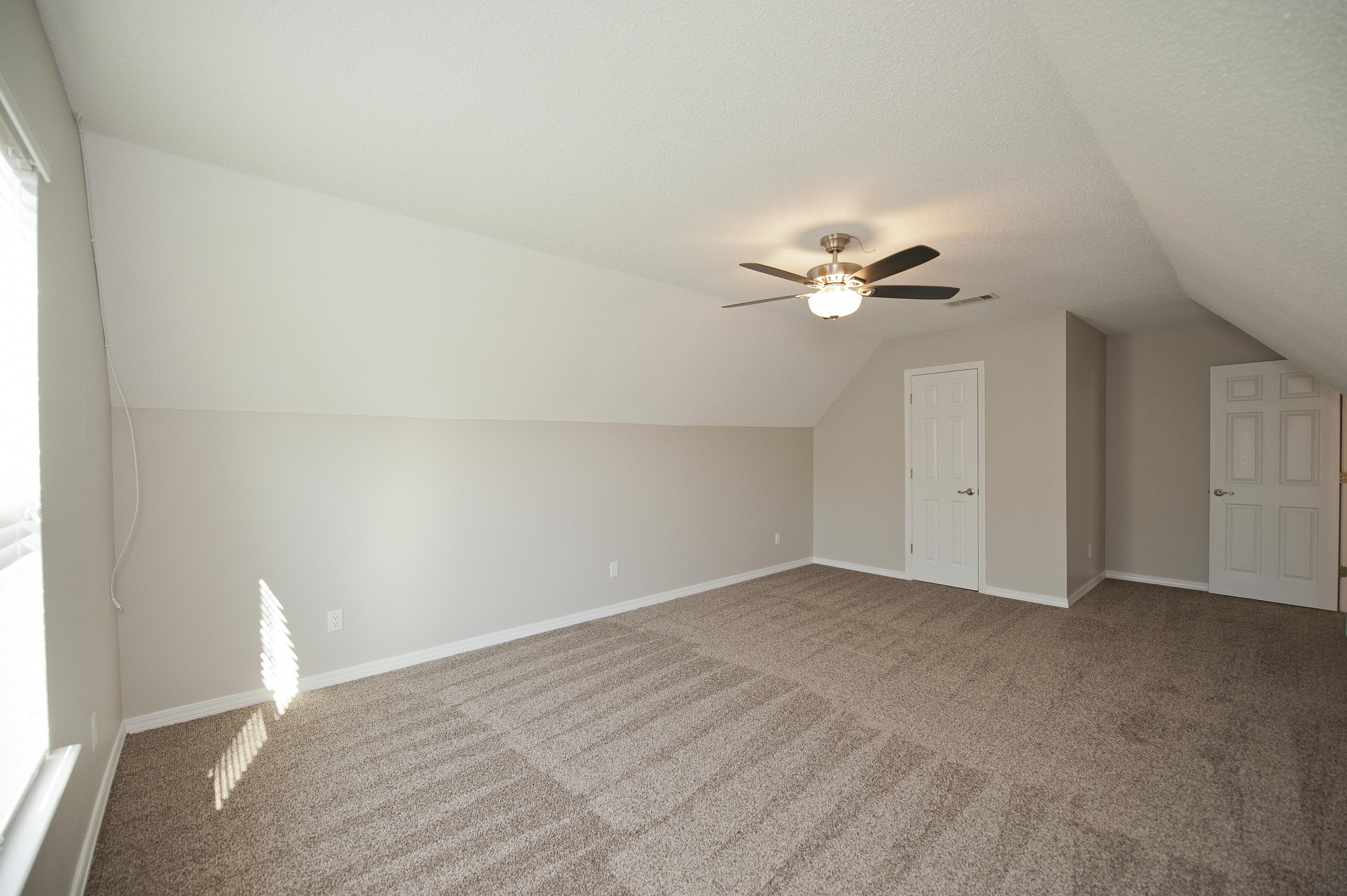 SHALIMAR WOODS S/D LOT 4 - Residential