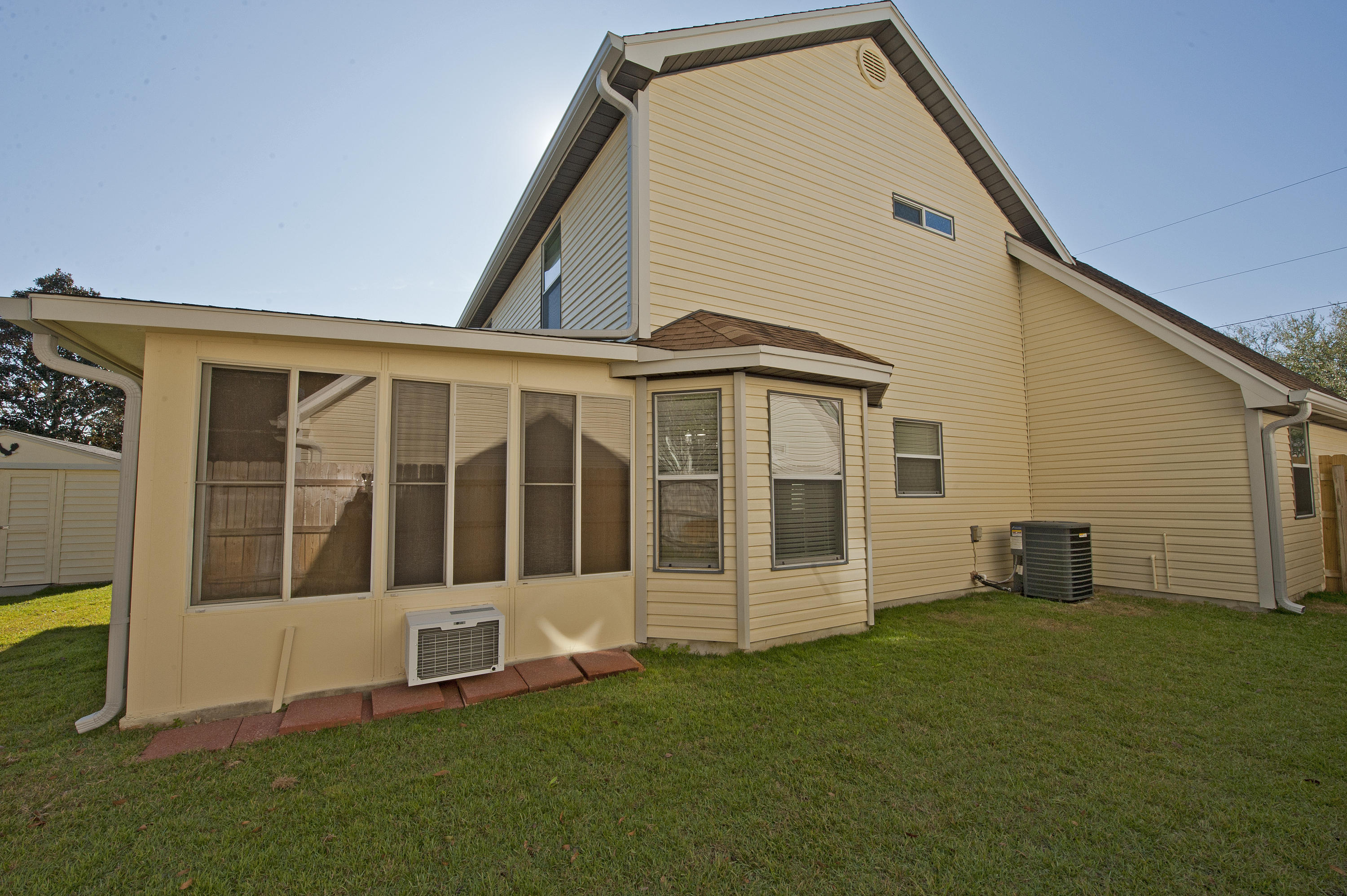 SHALIMAR WOODS S/D LOT 4 - Residential