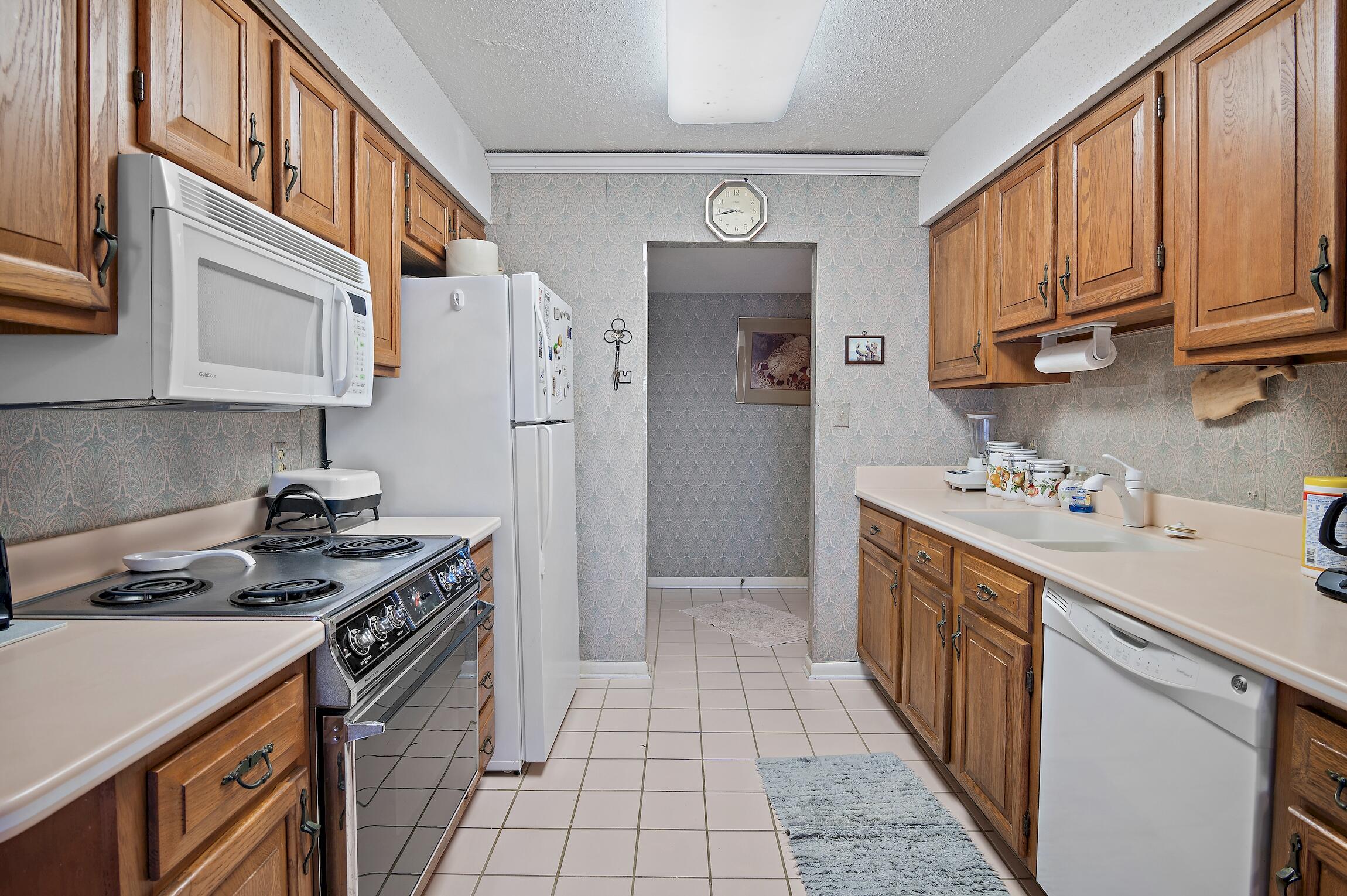 SEASCAPE CONDO FAIRWAYS AT - Residential