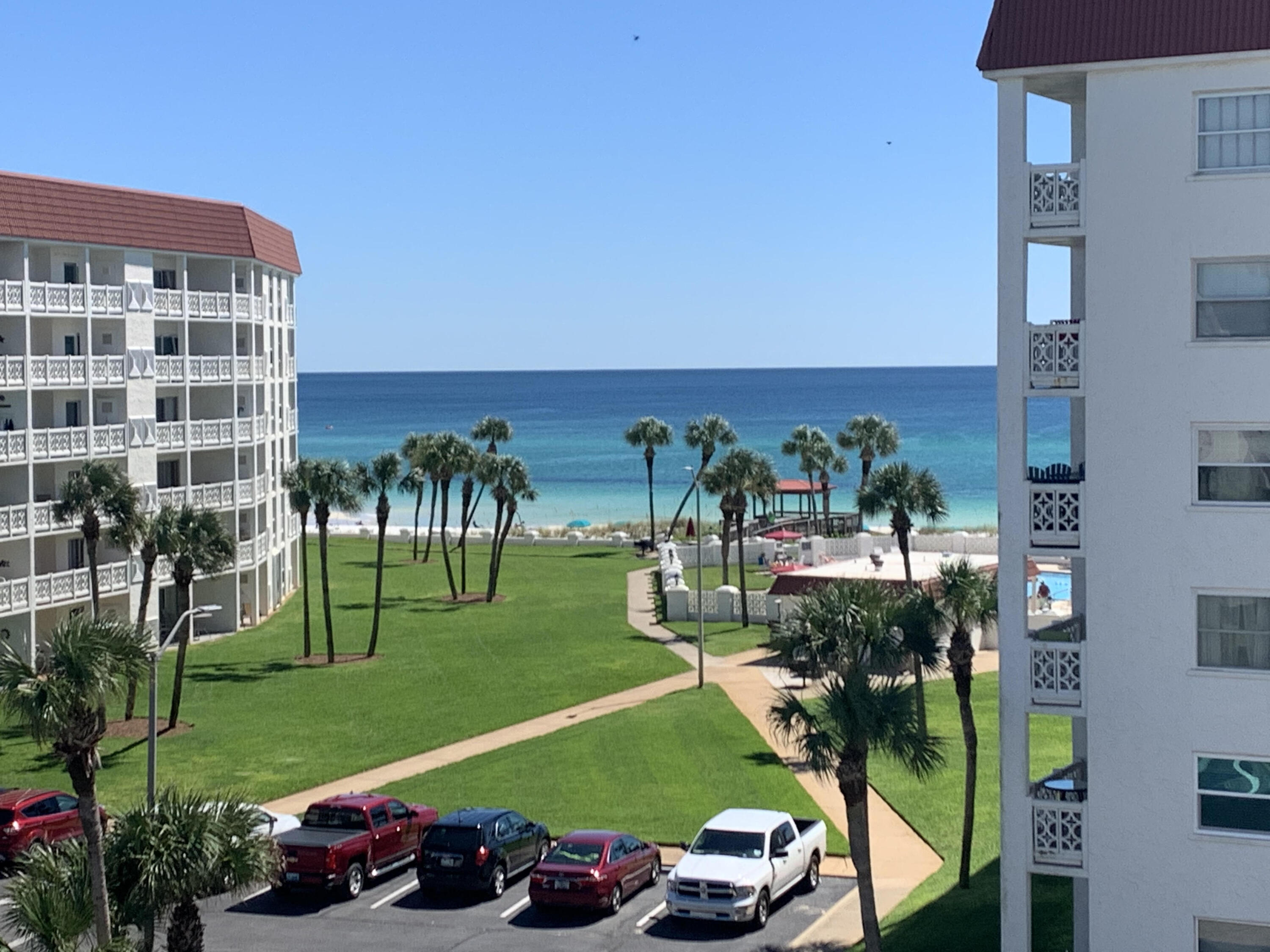 EL MATADOR CONDO - Residential