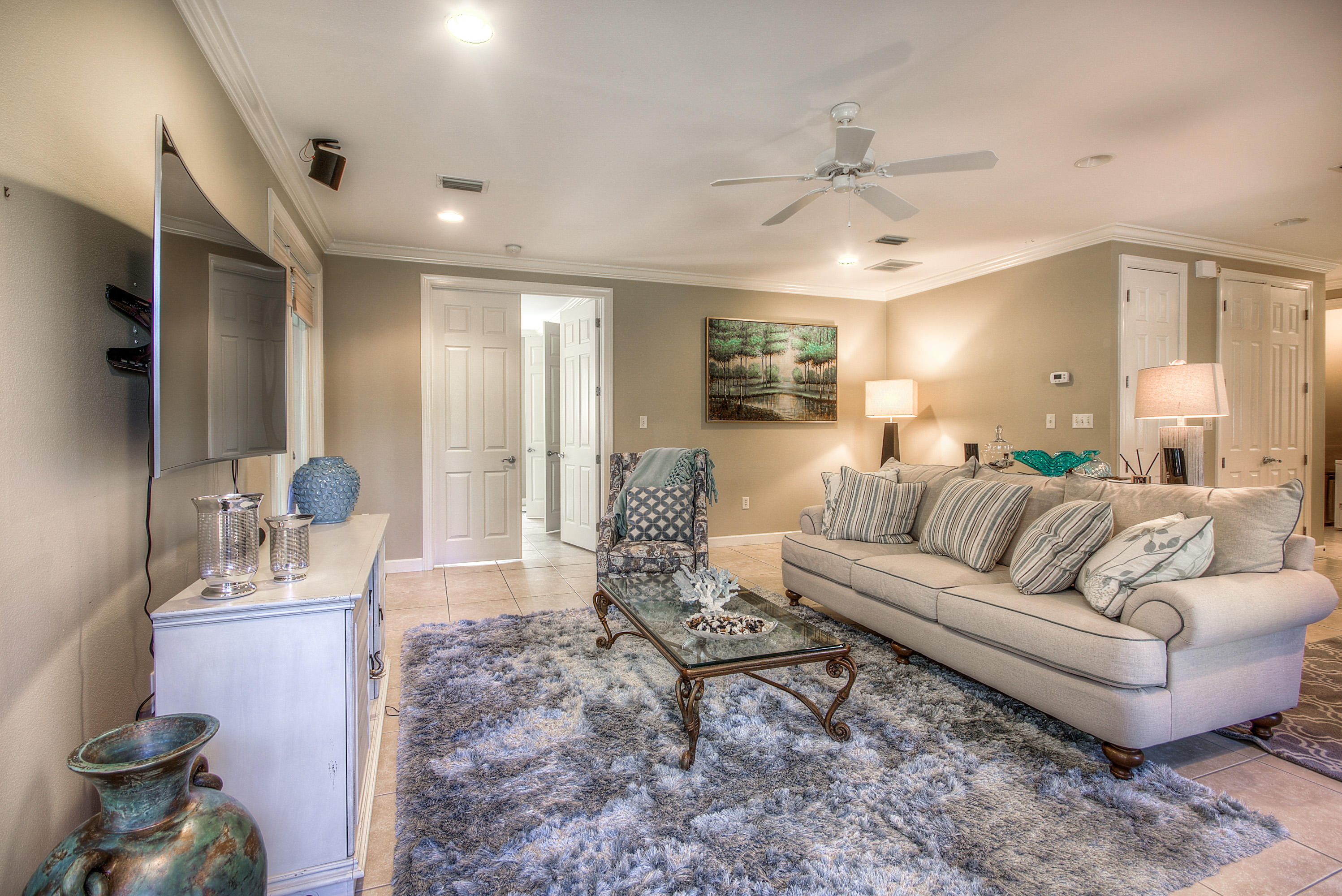 CRYSTAL LAKE - Residential