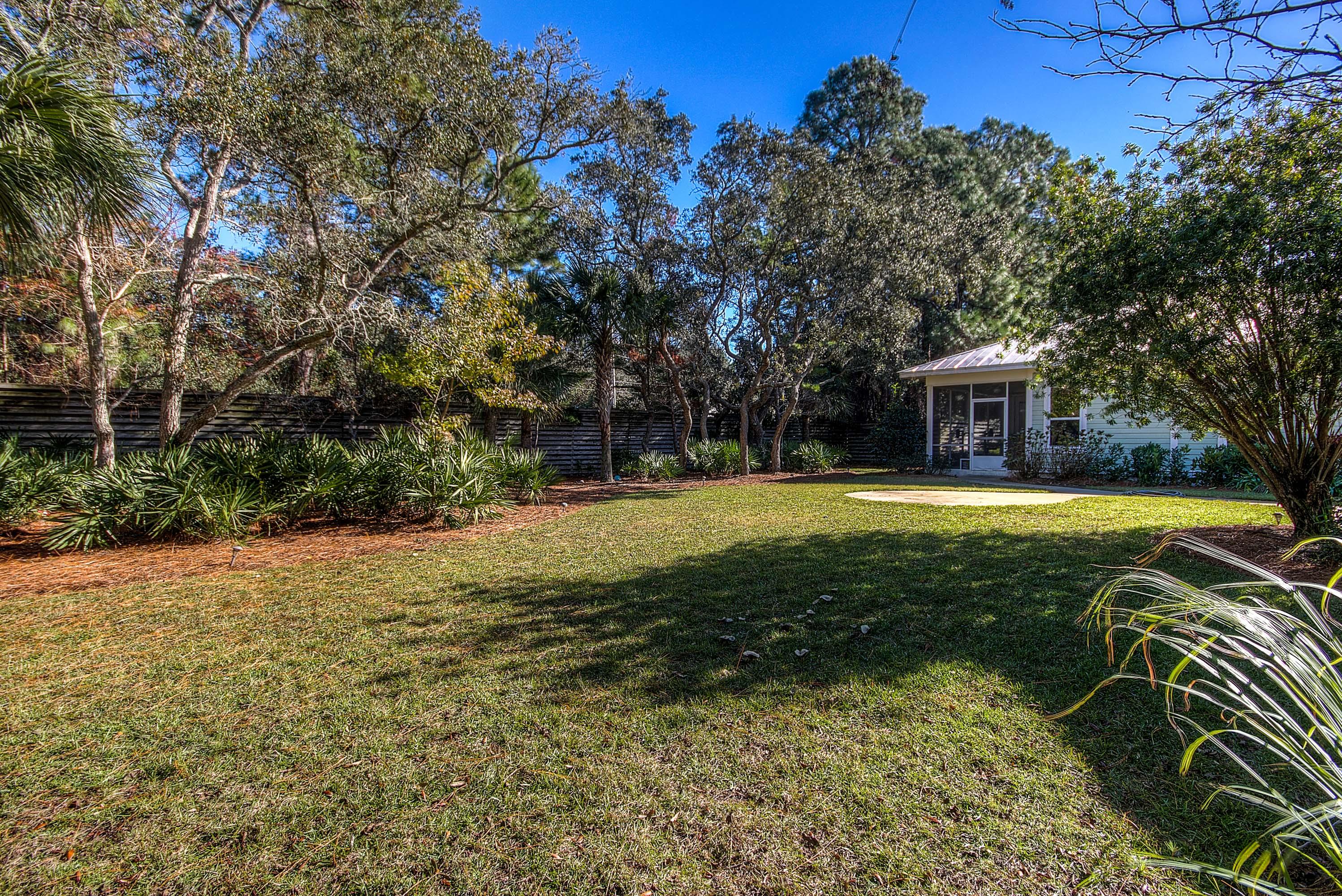 CRYSTAL LAKE - Residential