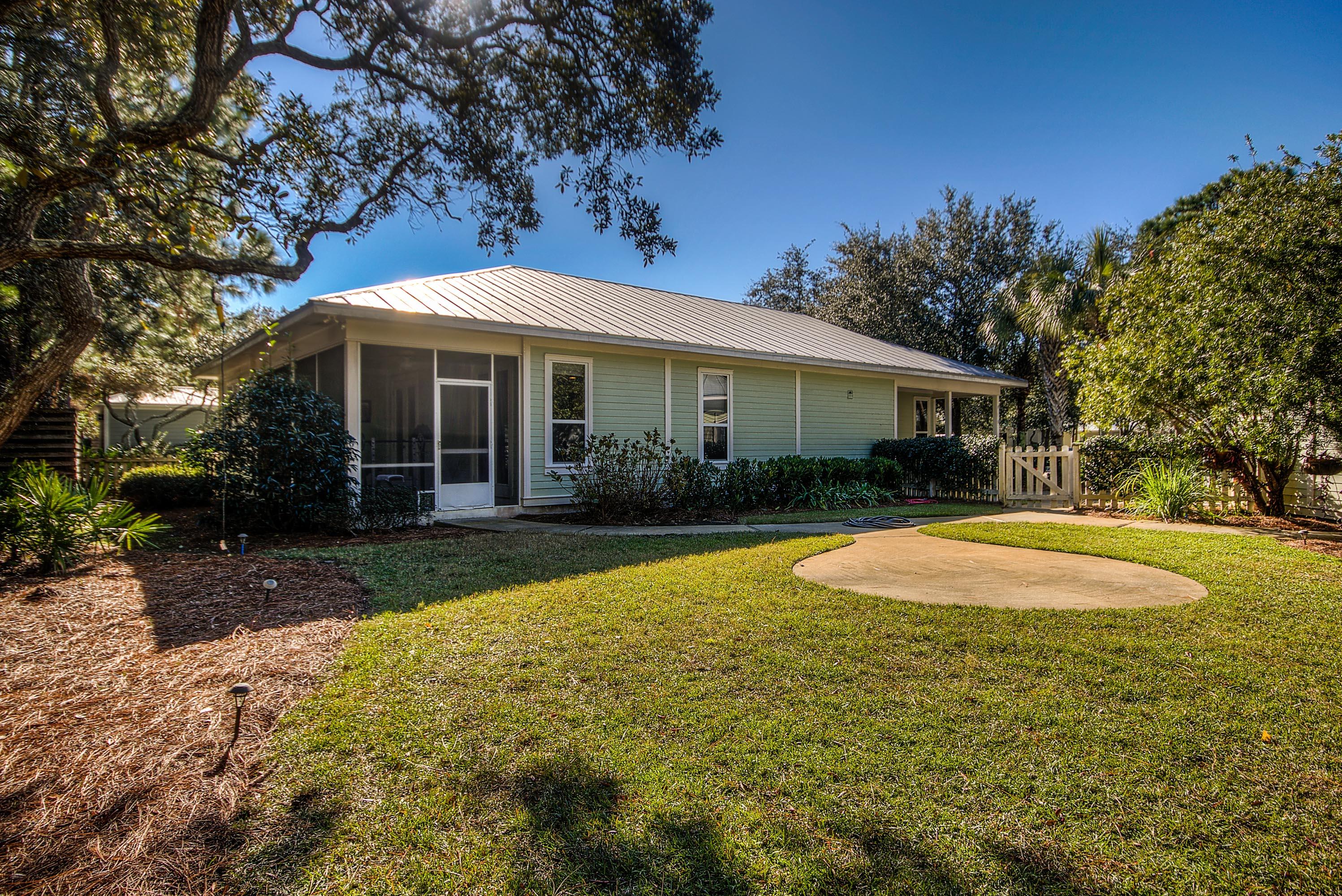 CRYSTAL LAKE - Residential