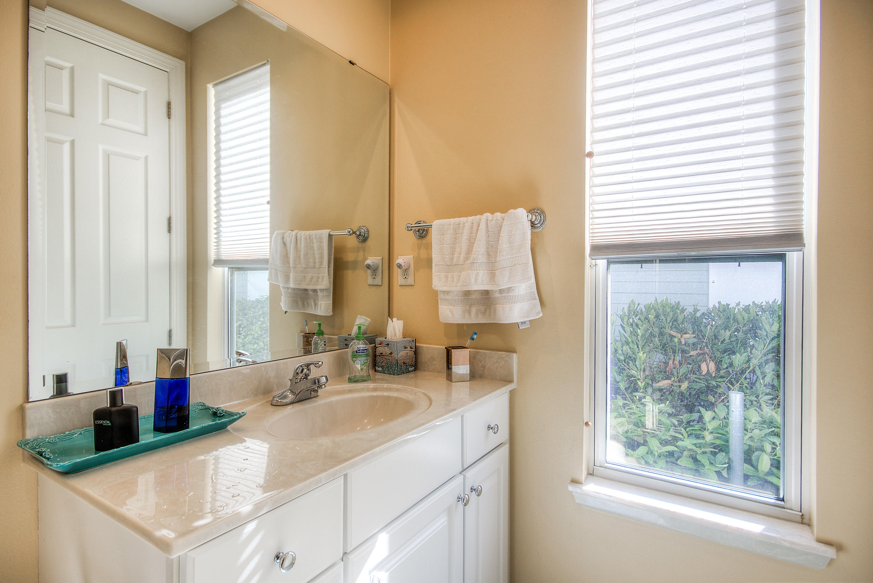 CRYSTAL LAKE - Residential