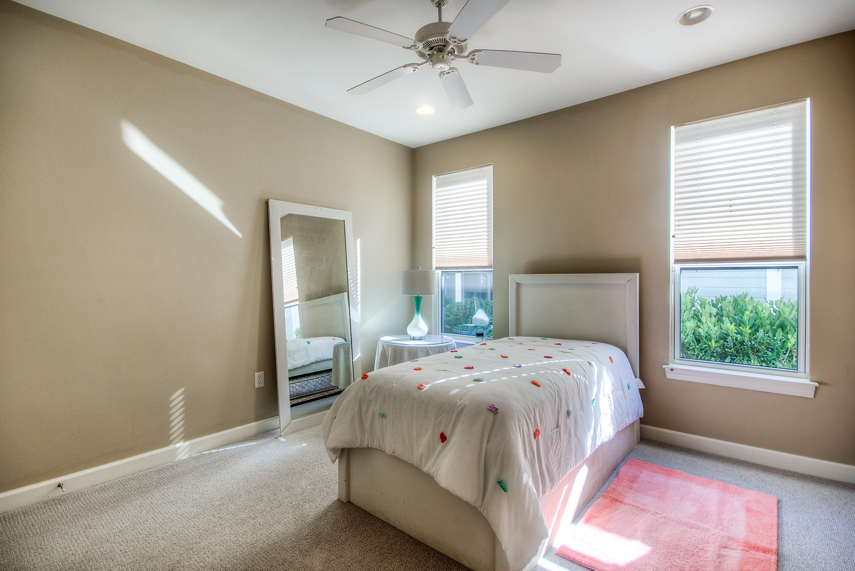 CRYSTAL LAKE - Residential