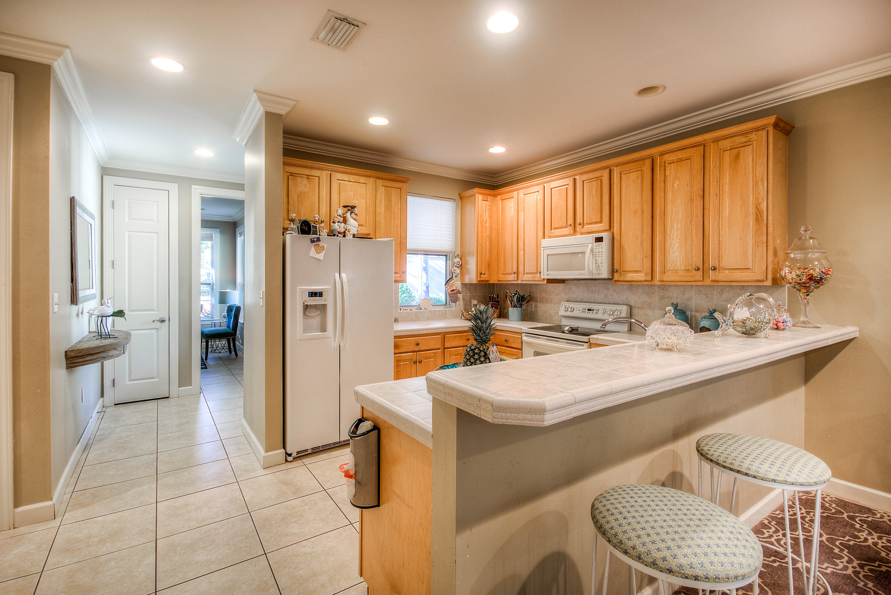 CRYSTAL LAKE - Residential