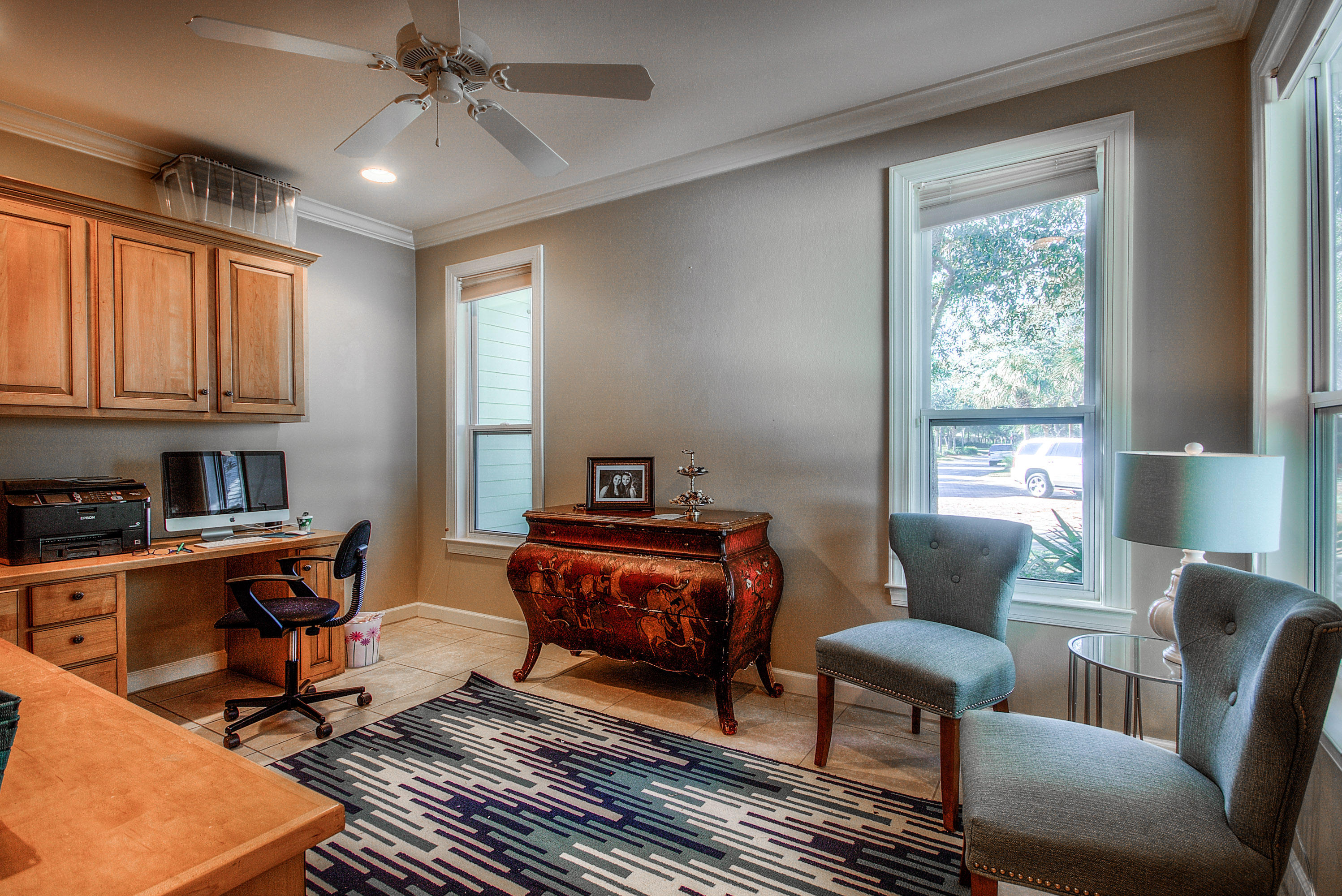 CRYSTAL LAKE - Residential