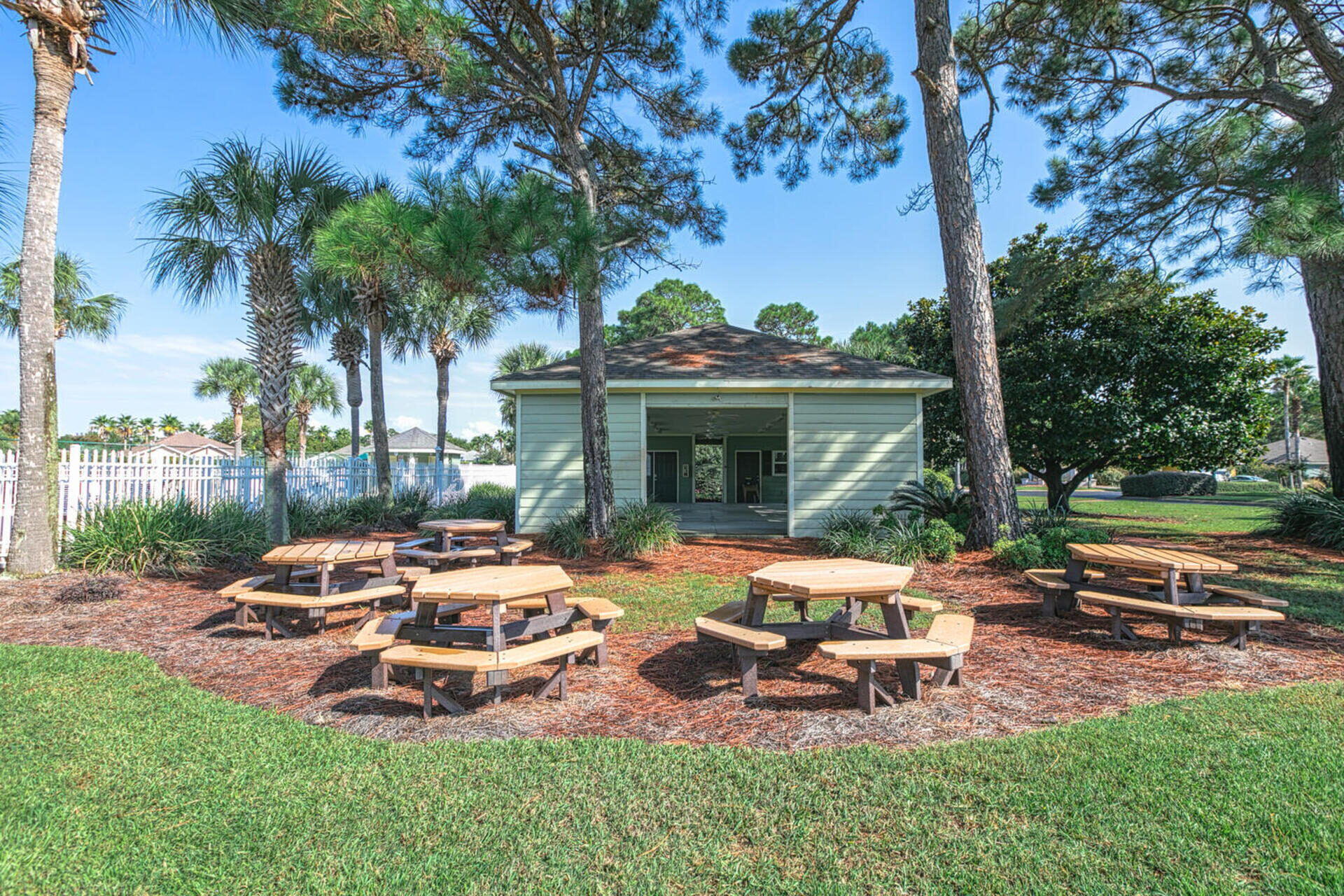 BAYSIDE - Residential