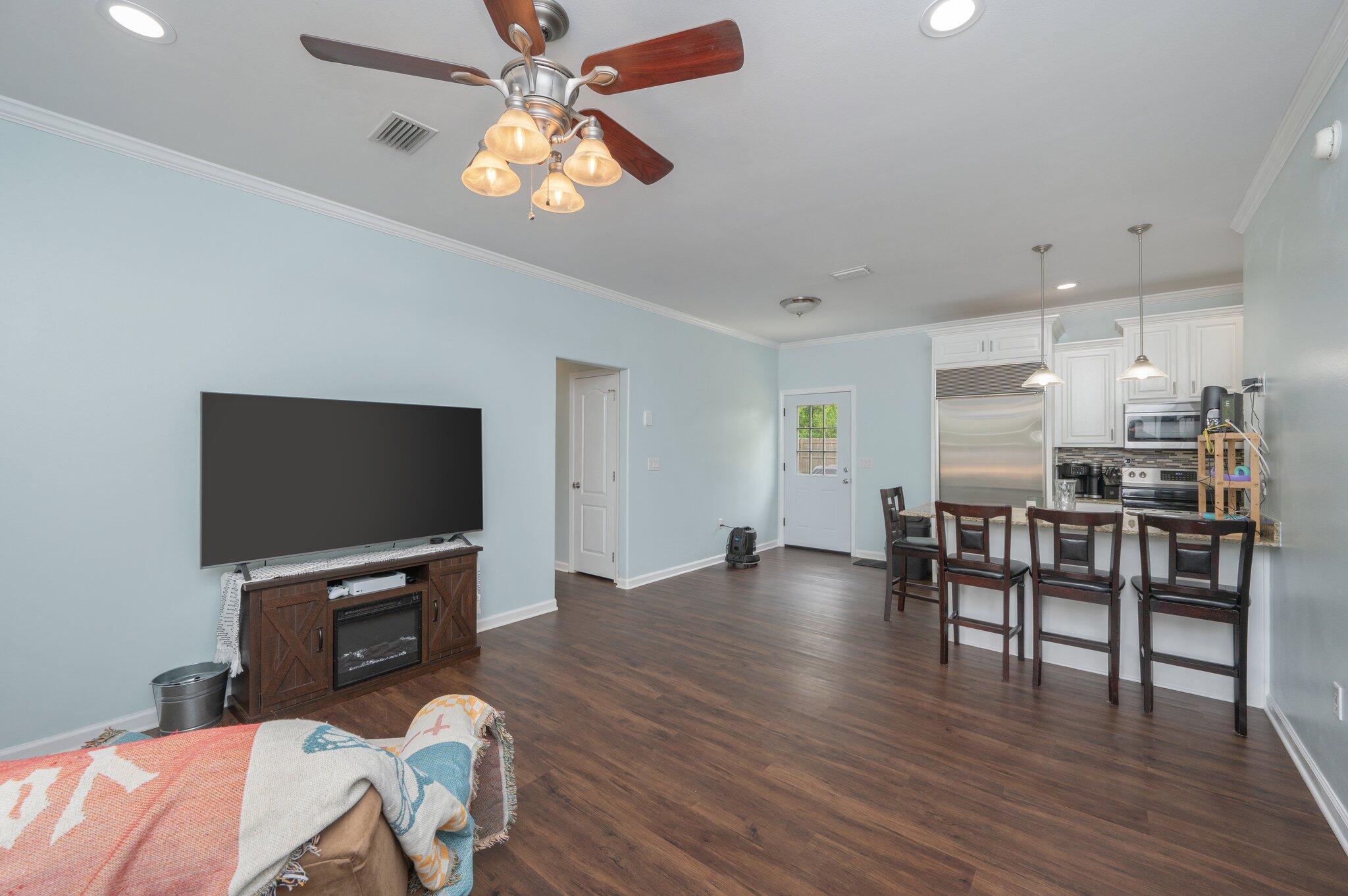 OAKWOOD HILLS UNIT 1 - Residential
