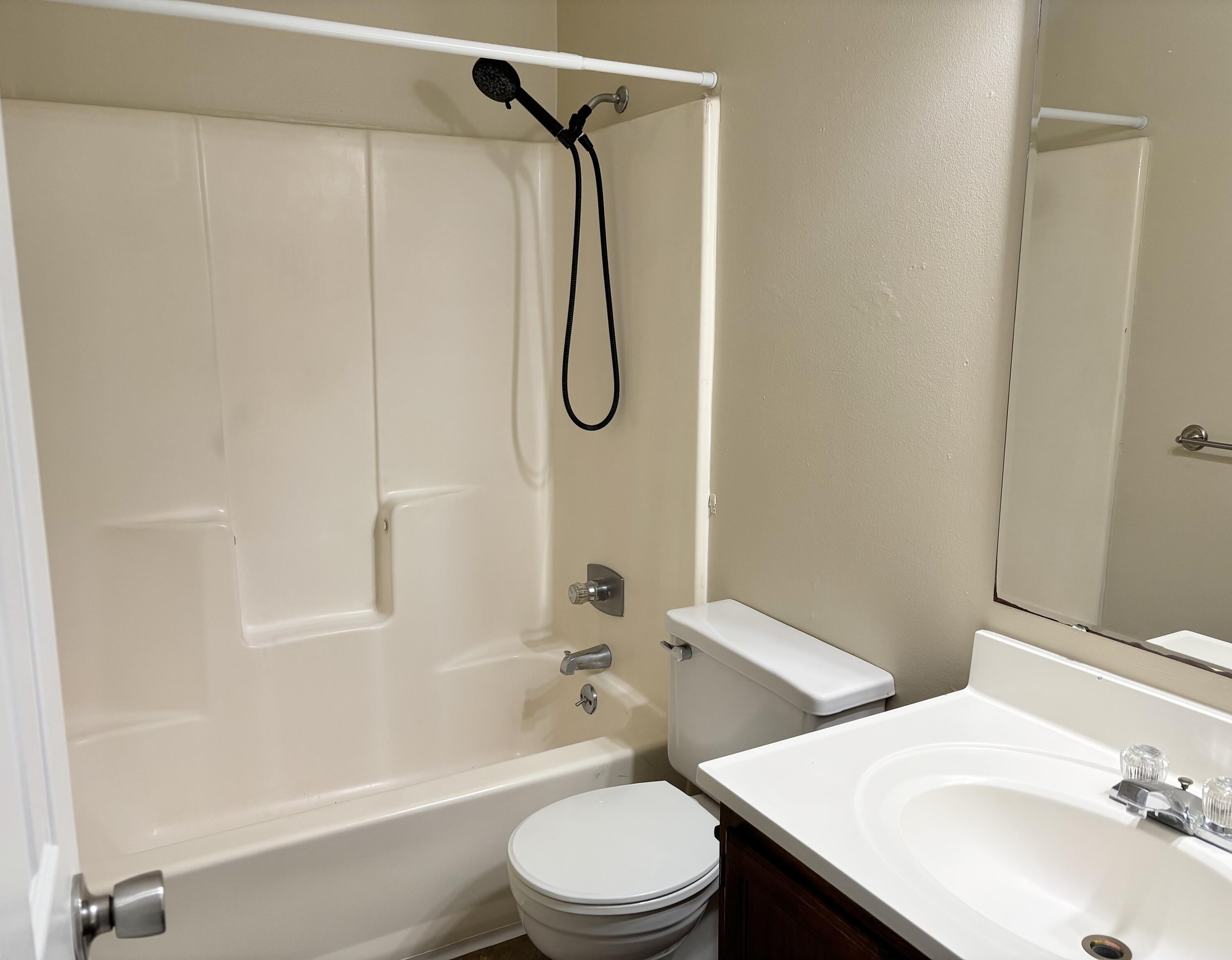 SQUIRREL HAVEN UNREC - Residential Lease