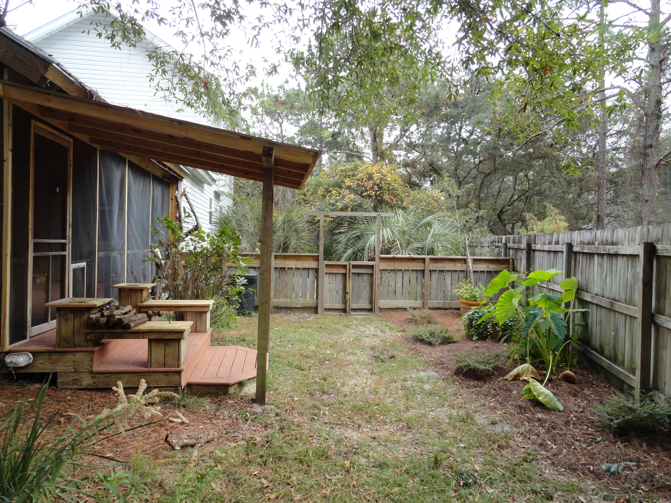 BAY PINE SHORES - Residential