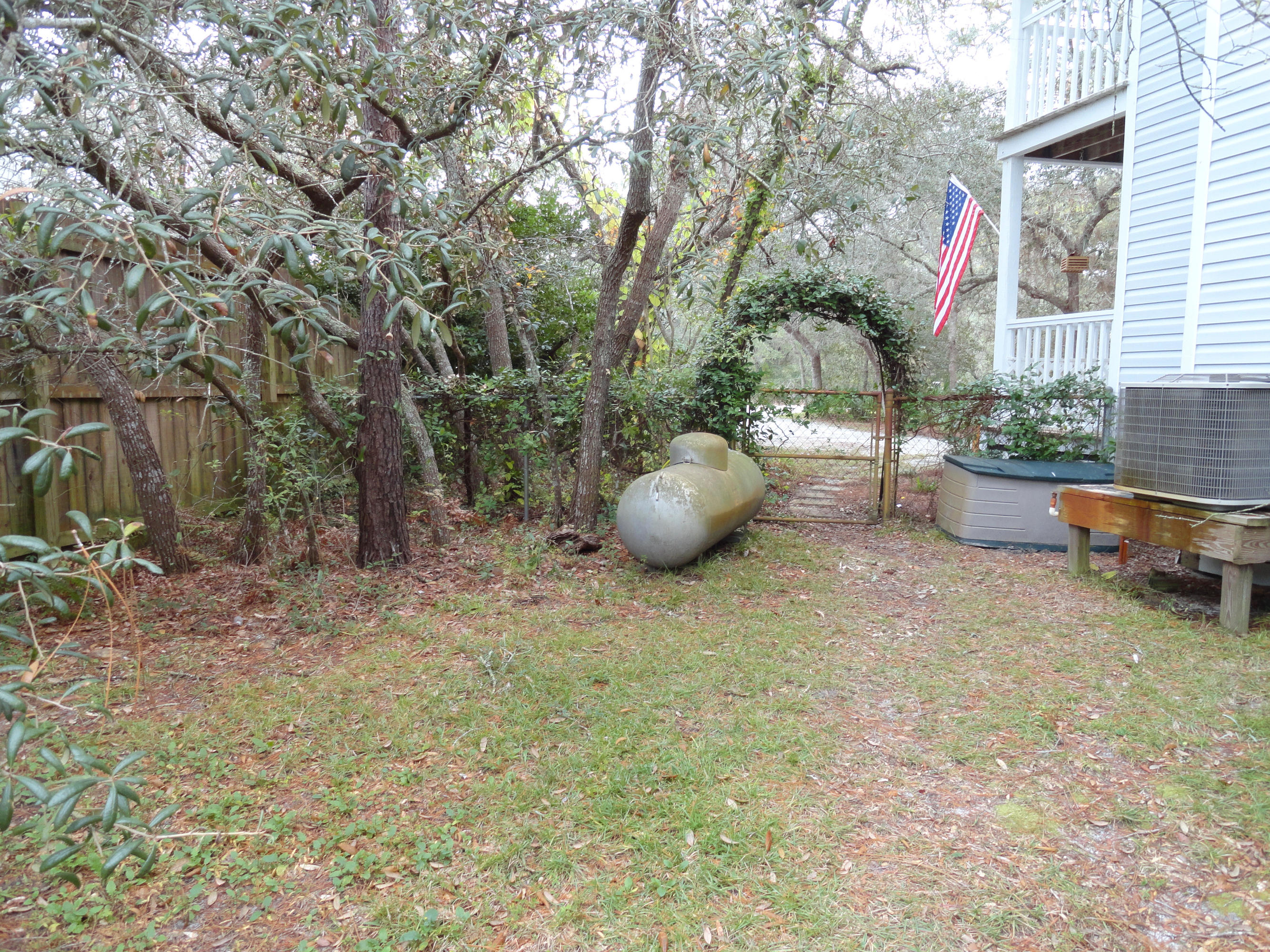 BAY PINE SHORES - Residential