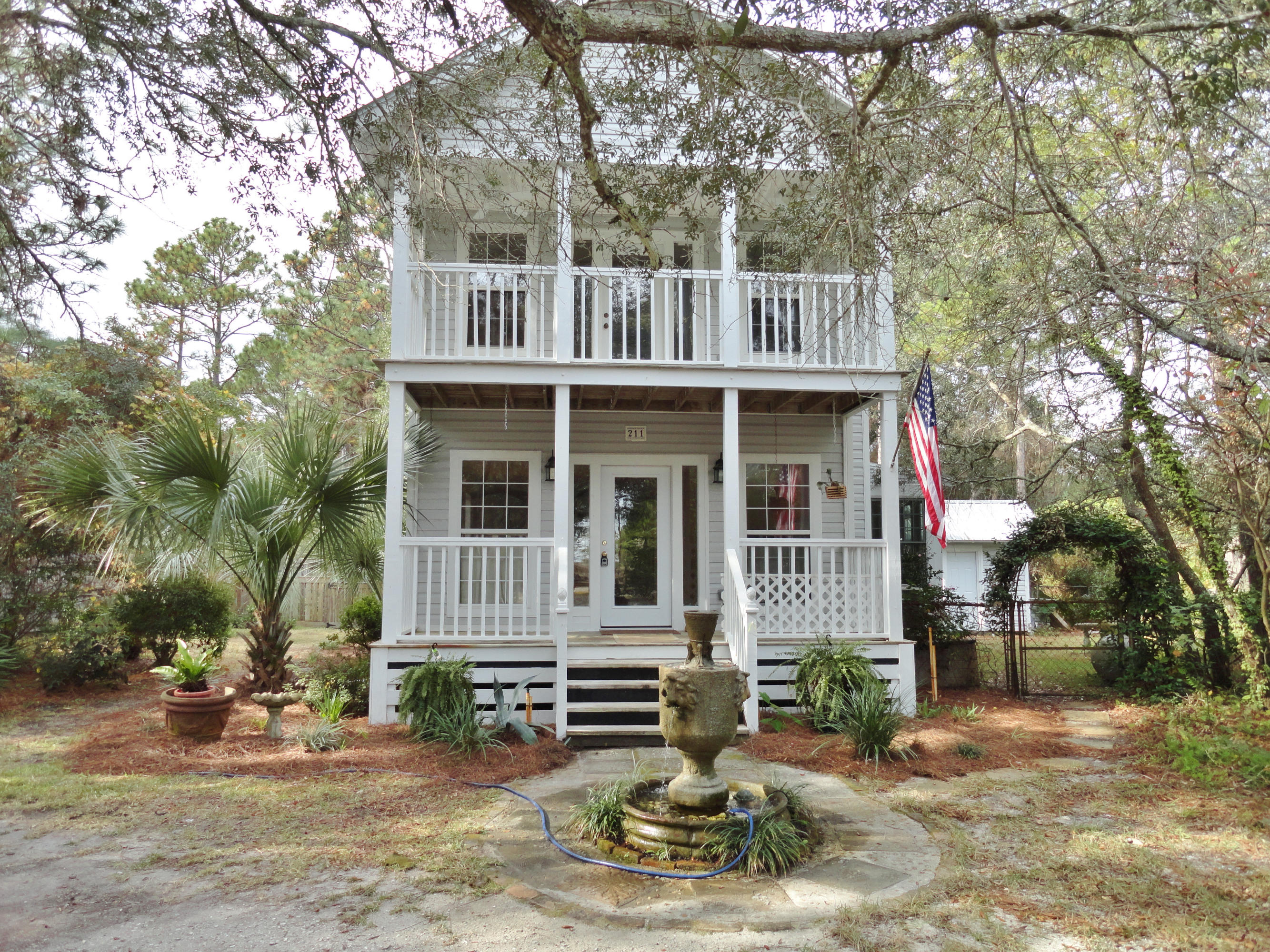 BAY PINE SHORES - Residential