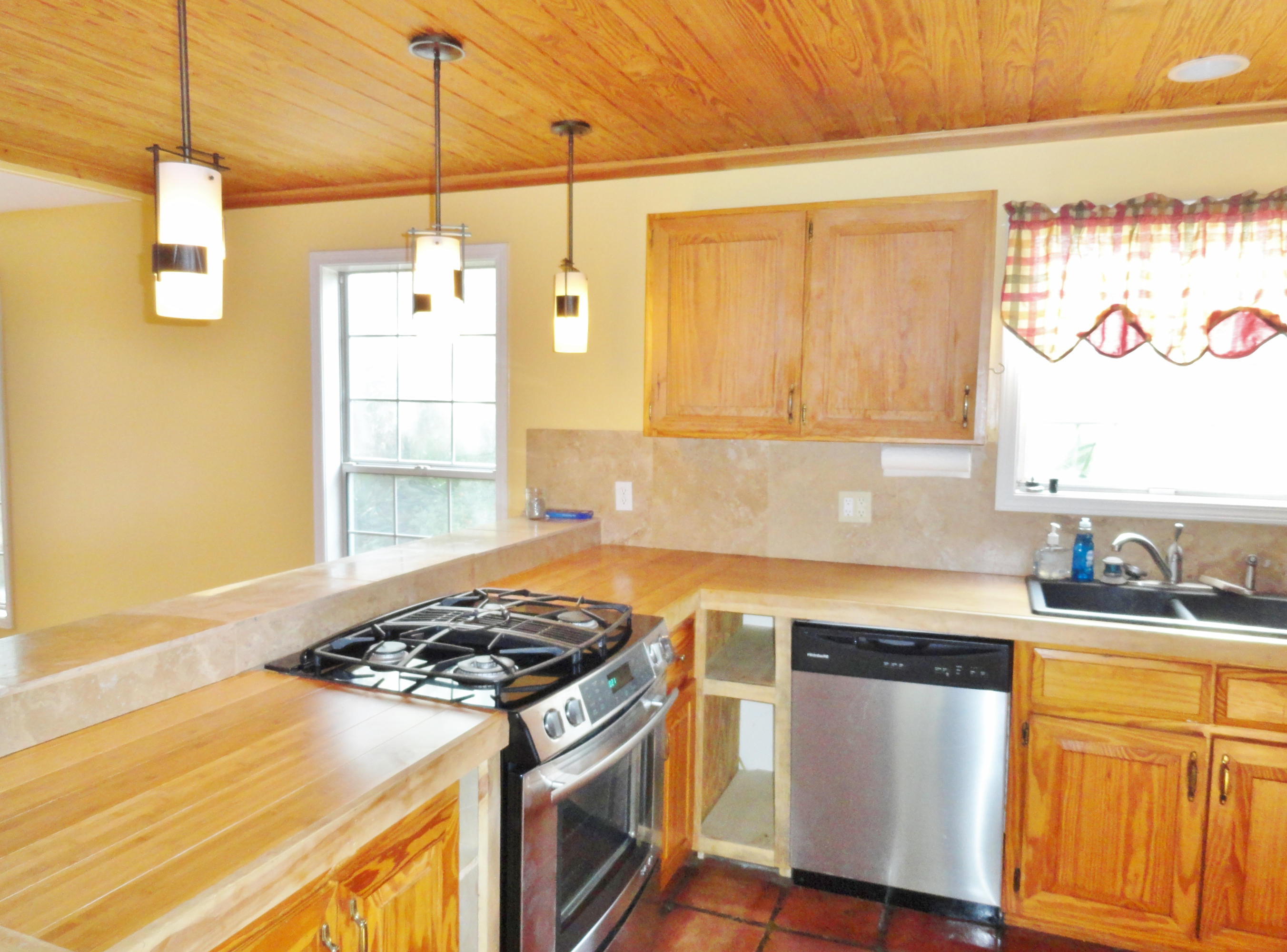 BAY PINE SHORES - Residential