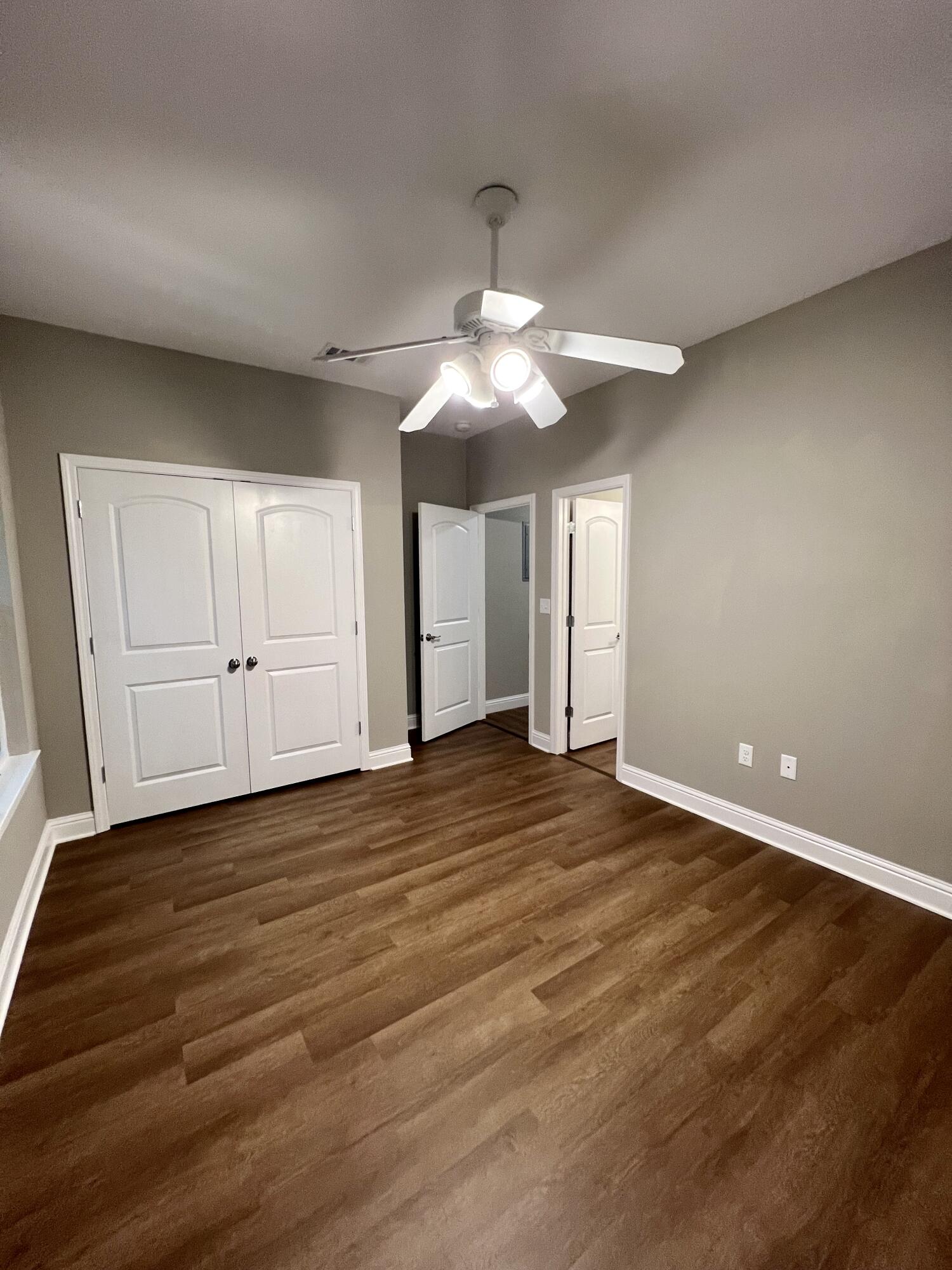 OAKWOOD HILL - Residential